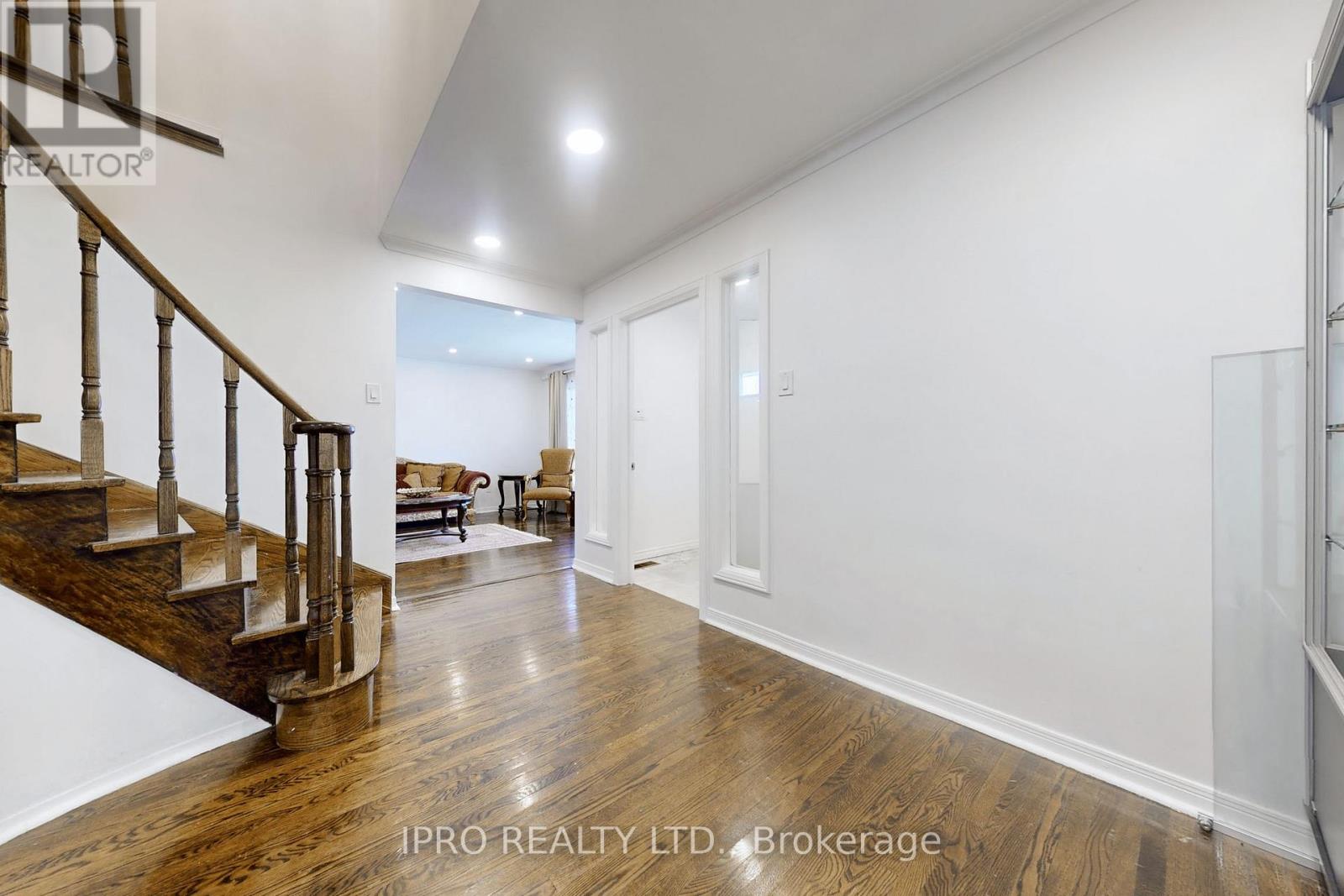 17 Clearcrest Avenue, Toronto, Ontario  M2M 2T4 - Photo 12 - C12069518