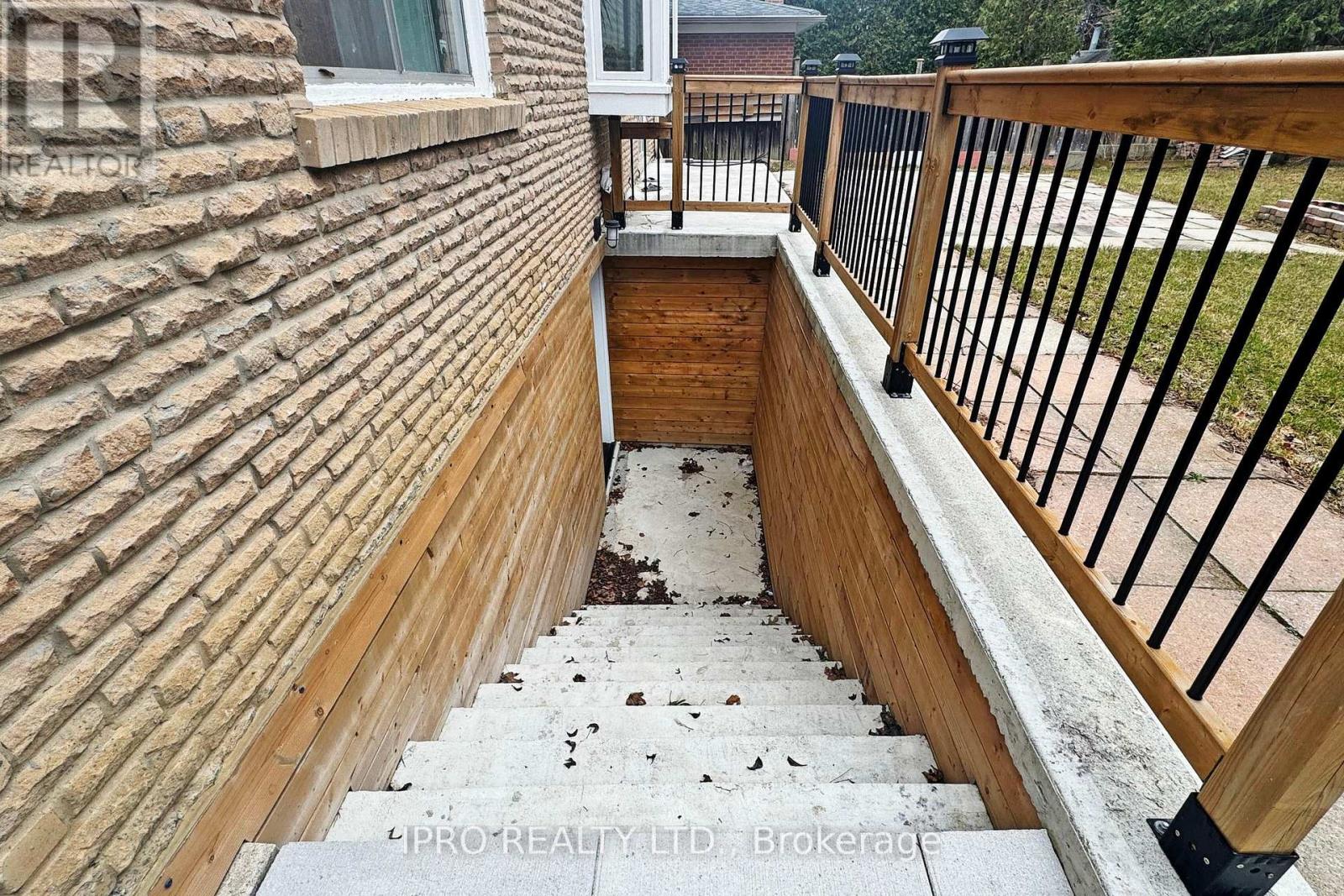 17 Clearcrest Avenue, Toronto, Ontario  M2M 2T4 - Photo 24 - C12069518