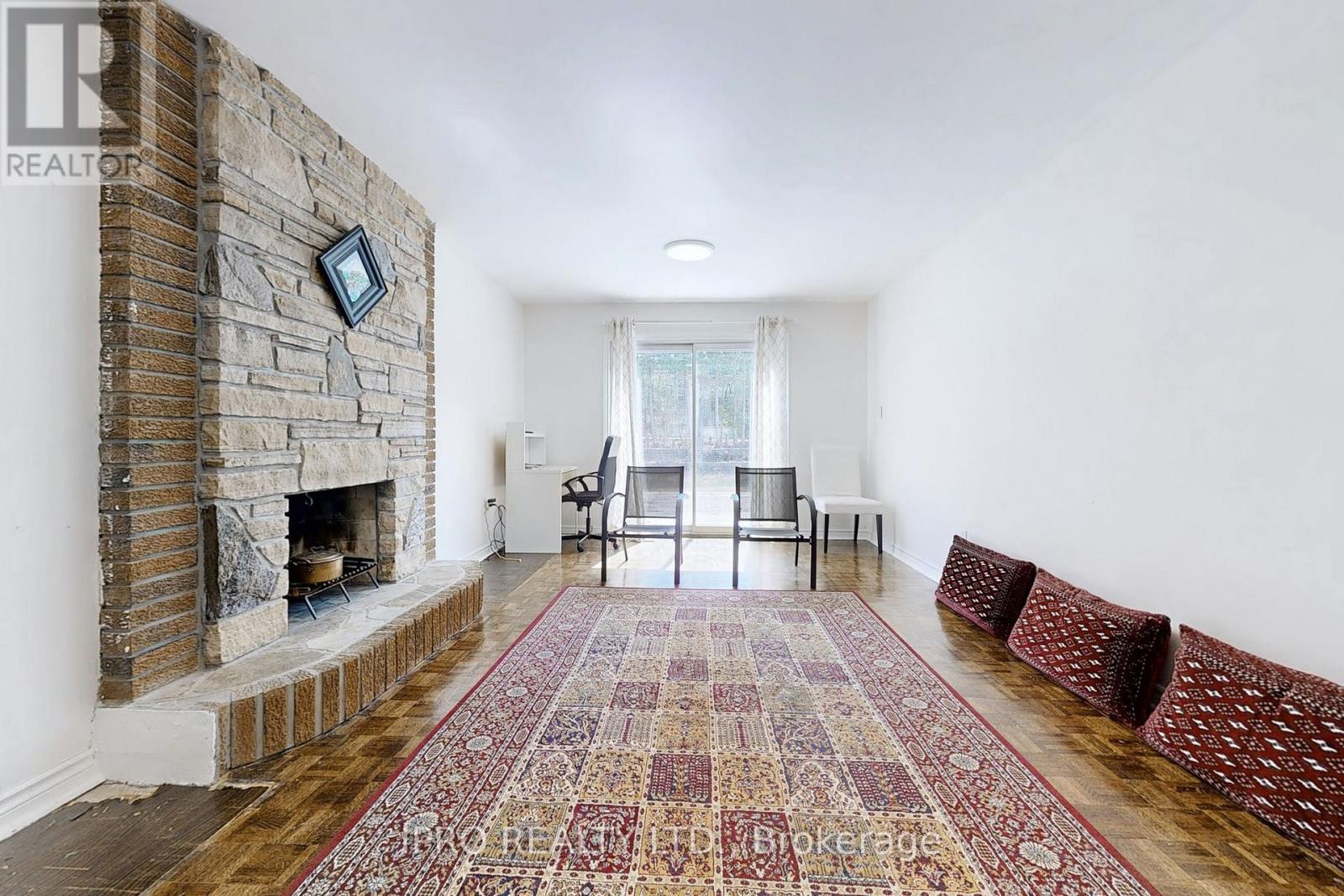 17 Clearcrest Avenue, Toronto, Ontario  M2M 2T4 - Photo 8 - C12069518