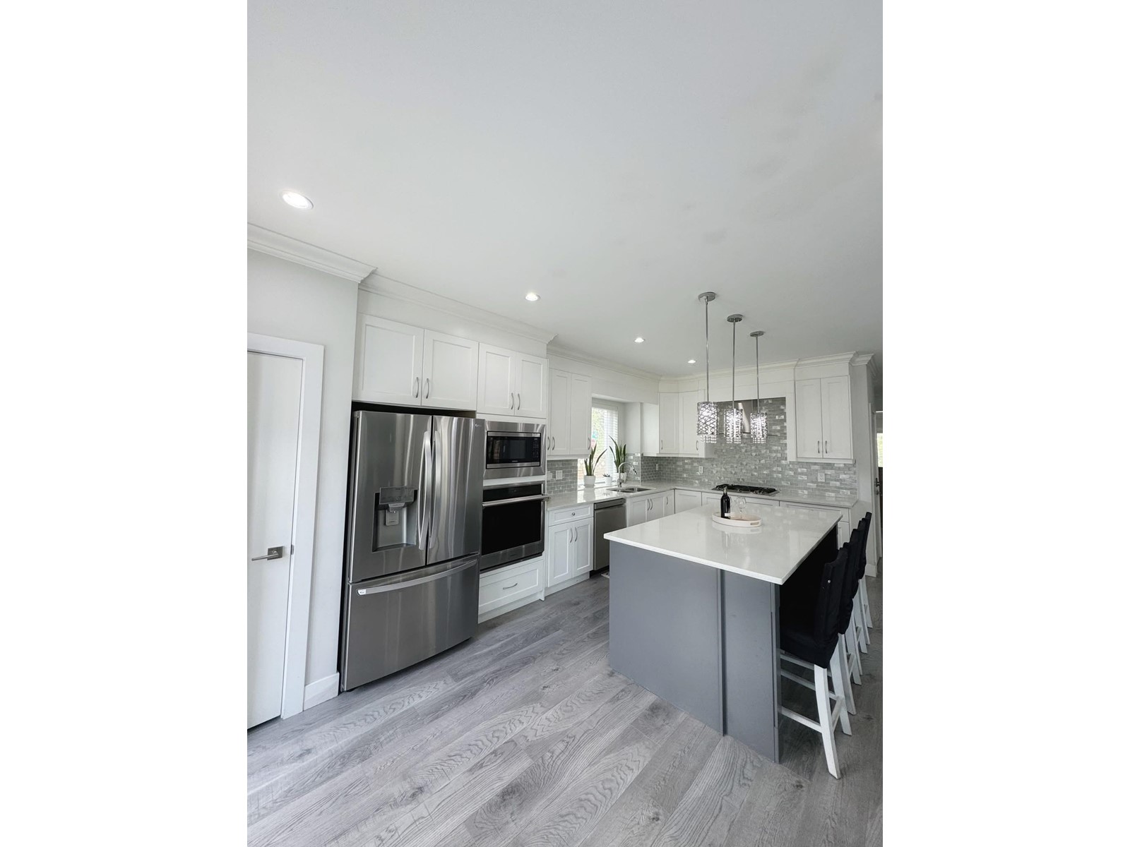 Property at 6989 206 STREET image 3