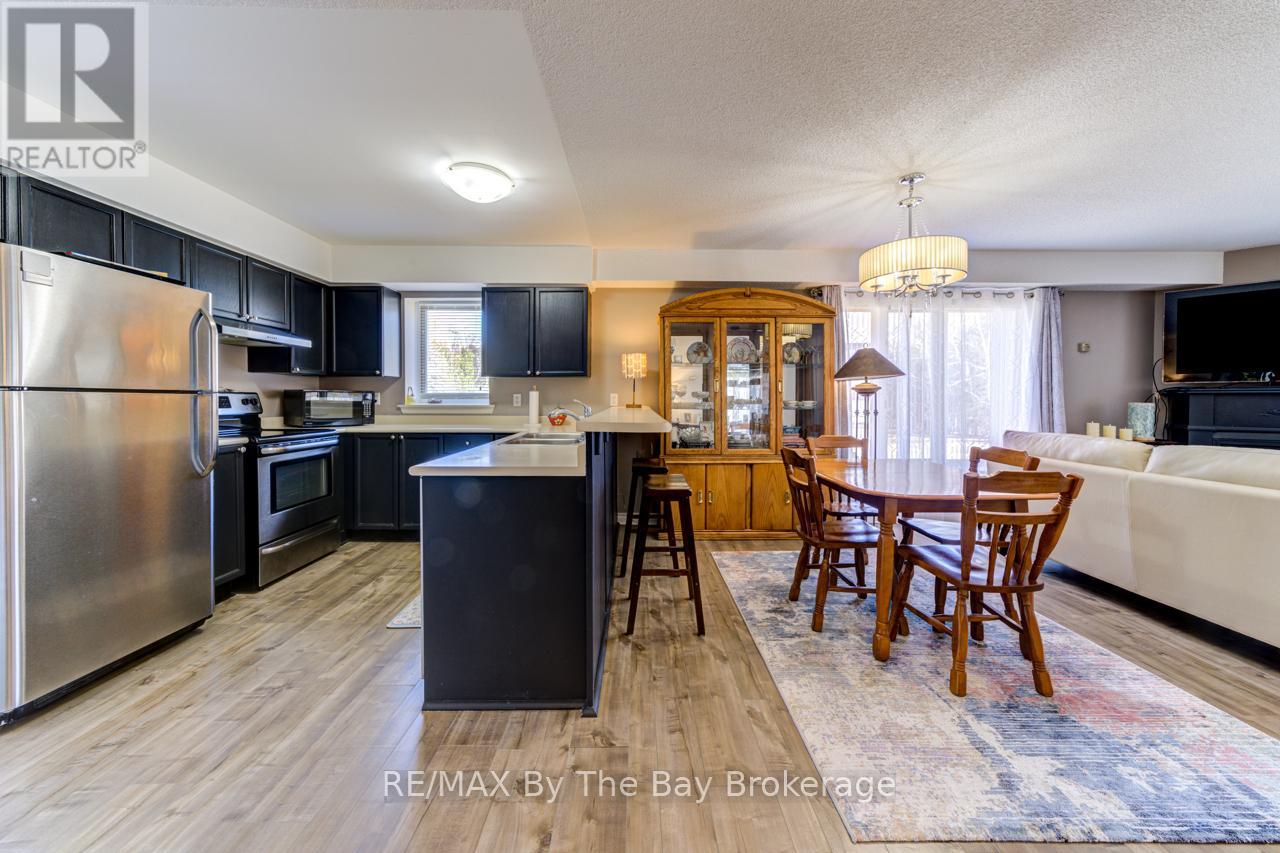2 - 20 Mulligan Lane, Wasaga Beach, Ontario  L9Z 1C4 - Photo 9 - S12064097