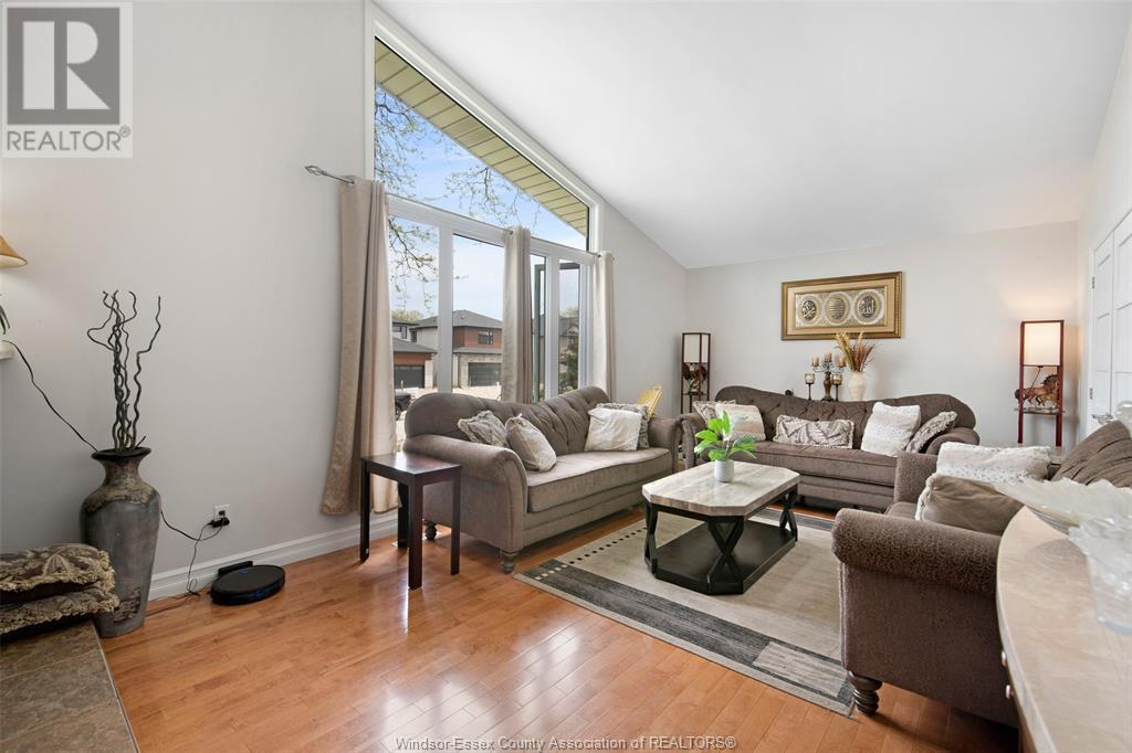 Property at 2405 ROXBOROUGH BOULEVARD image 5