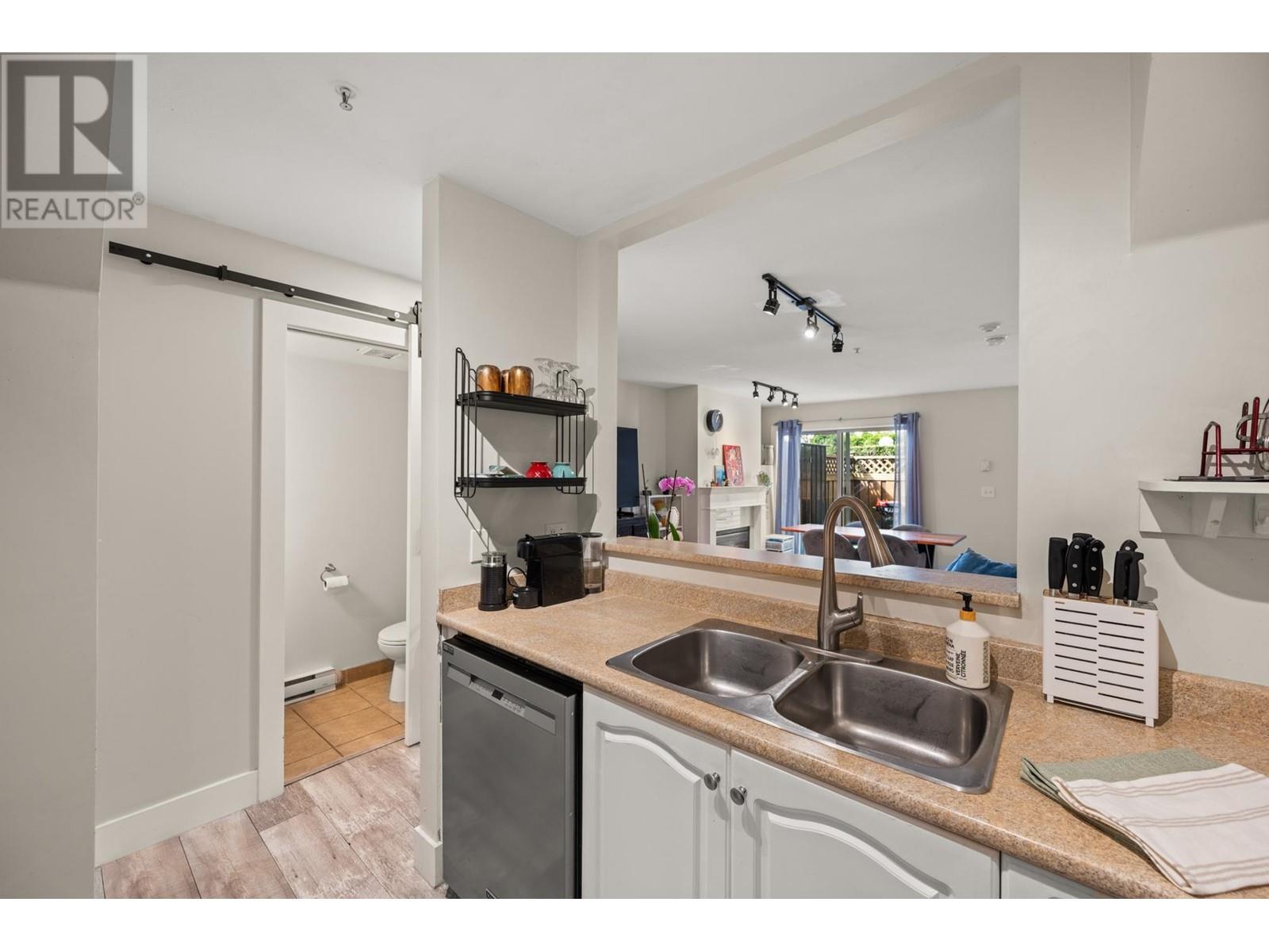 1 2378 Rindall Avenue, Port Coquitlam, British Columbia  V3C 1V2 - Photo 11 - R2987033