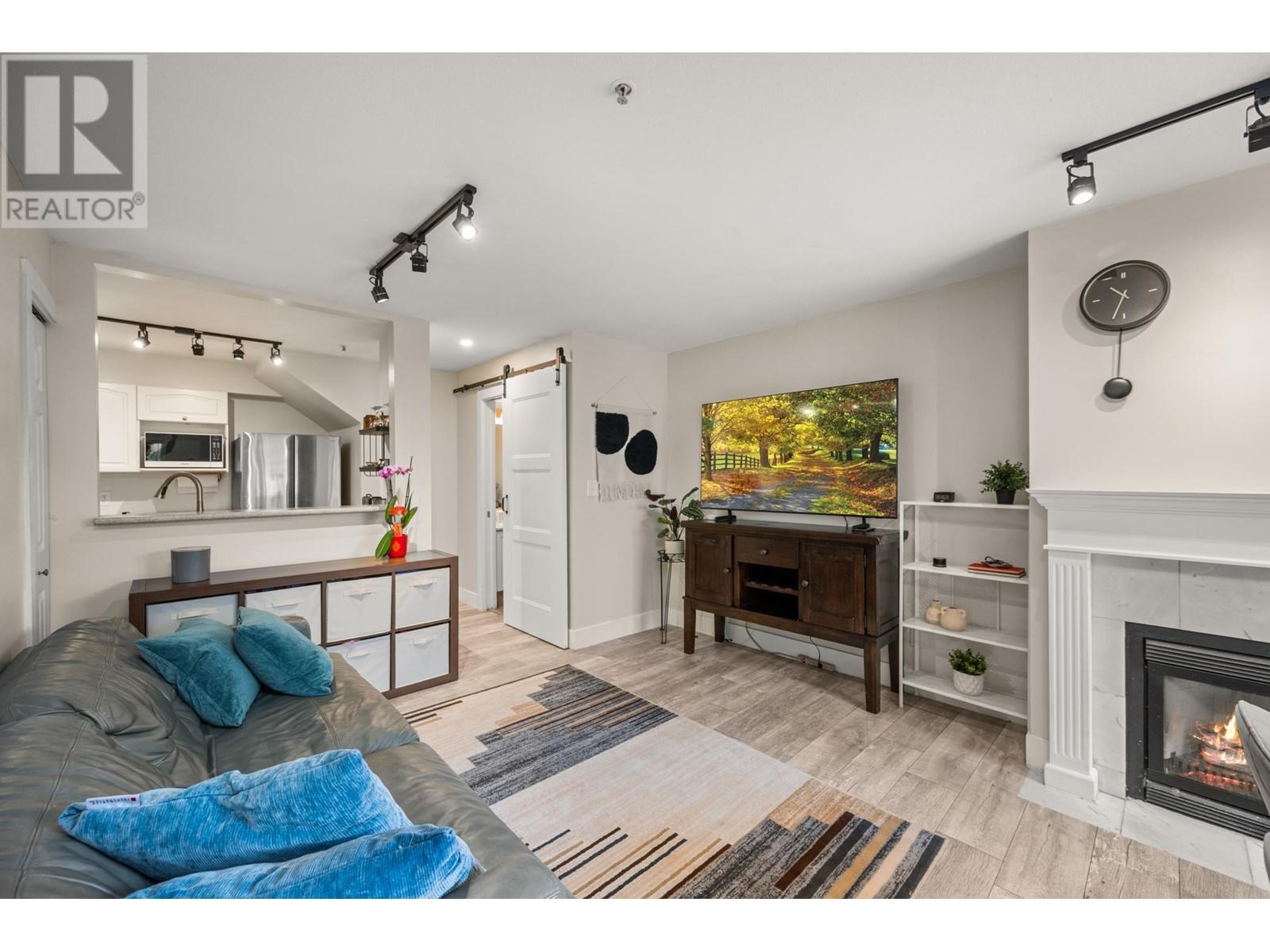 1 2378 RINDALL AVENUE, port coquitlam, British Columbia