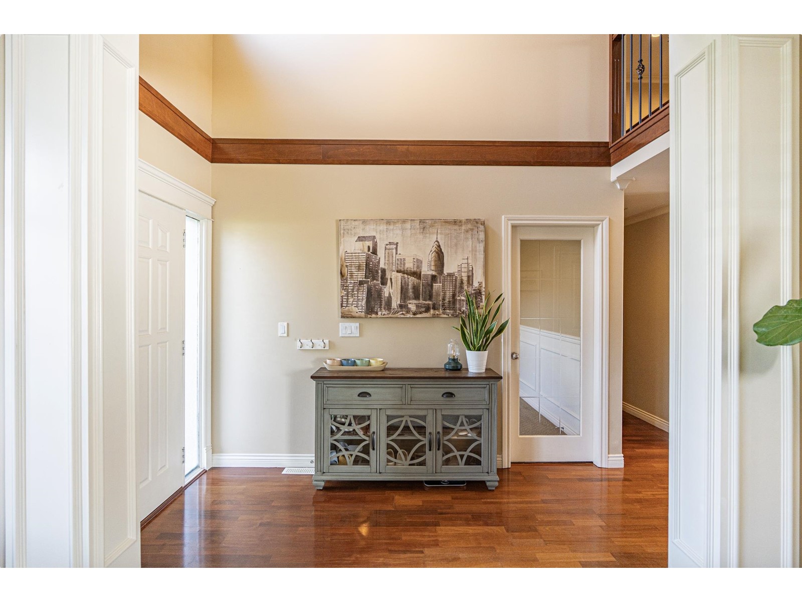 Property at 1368 KENT STREET image 3
