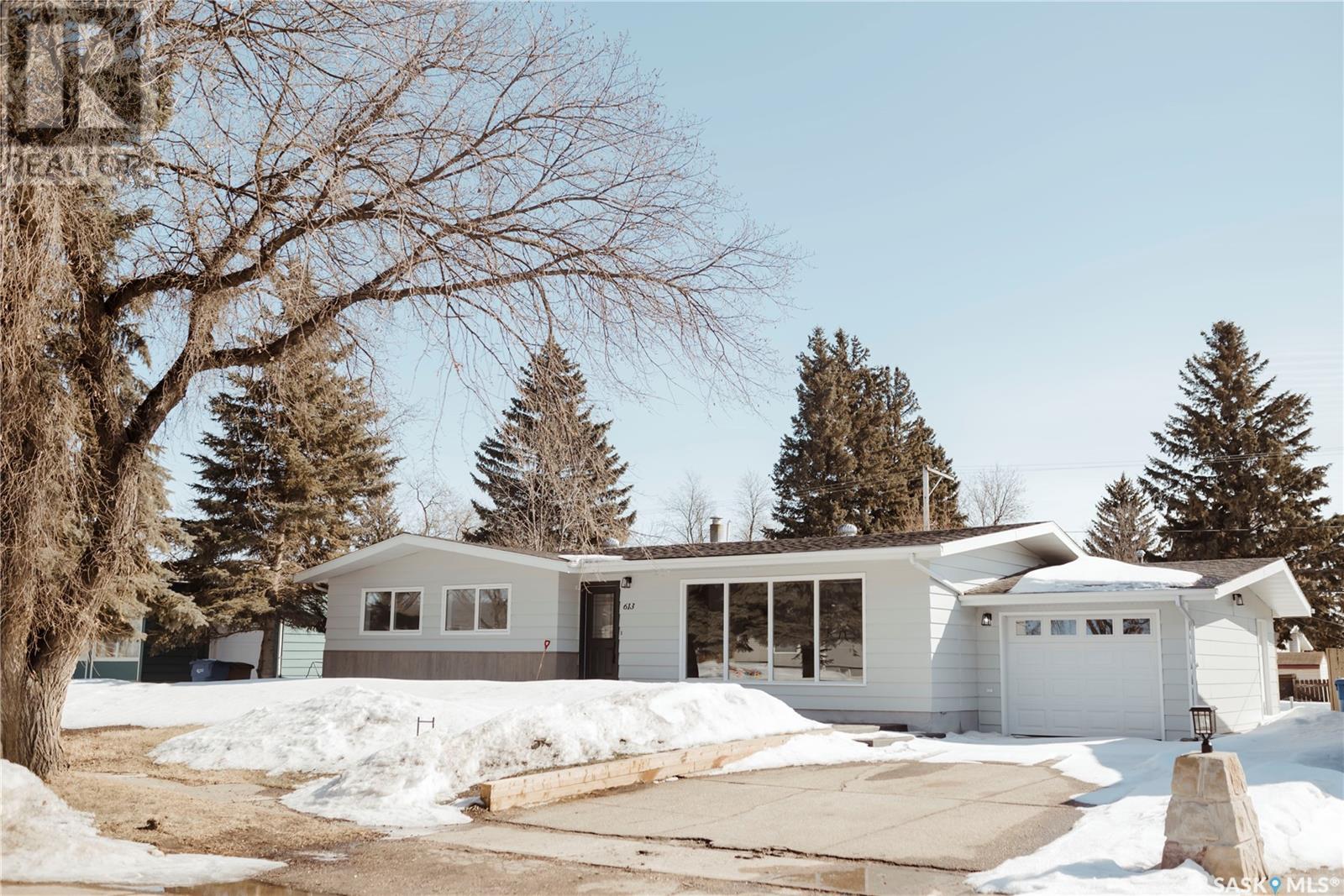 613 Crawford Avenue E, Melfort, Saskatchewan  S0E 1A0 - Photo 2 - SK002005