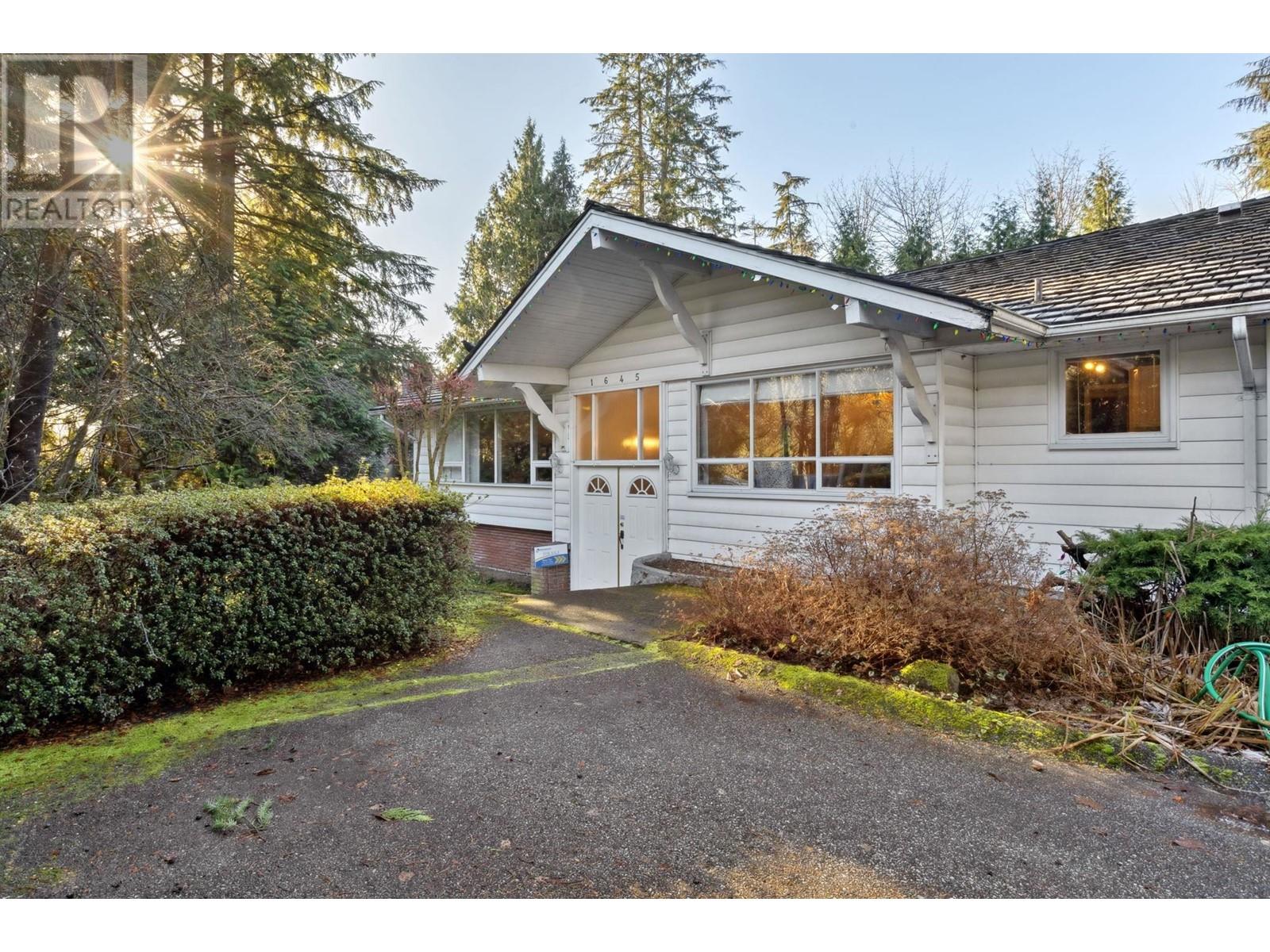 Property at 1645 TAYLOR WAY image 3