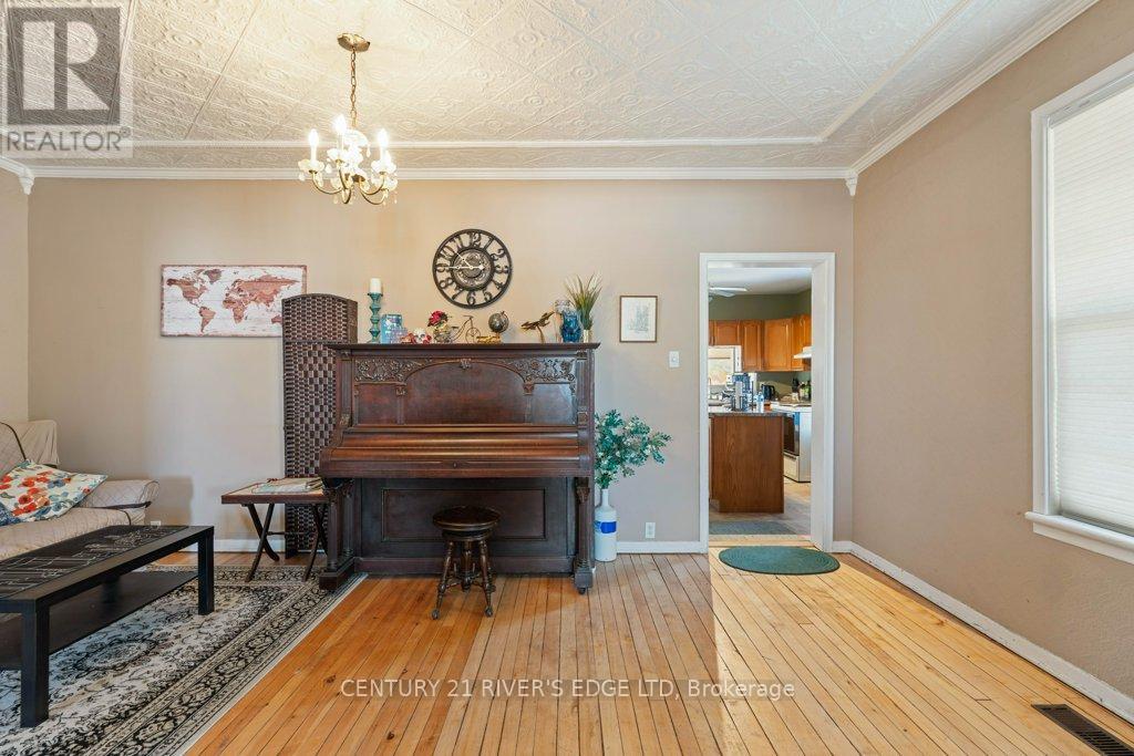 453 May Street, North Dundas, Ontario  K0C 2K0 - Photo 10 - X12069617