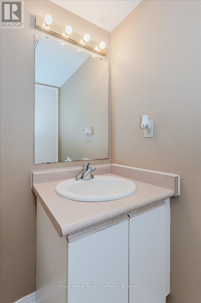44 - 302 College Avenue W, Guelph, Ontario  N1G 4T6 - Photo 16 - X12069680