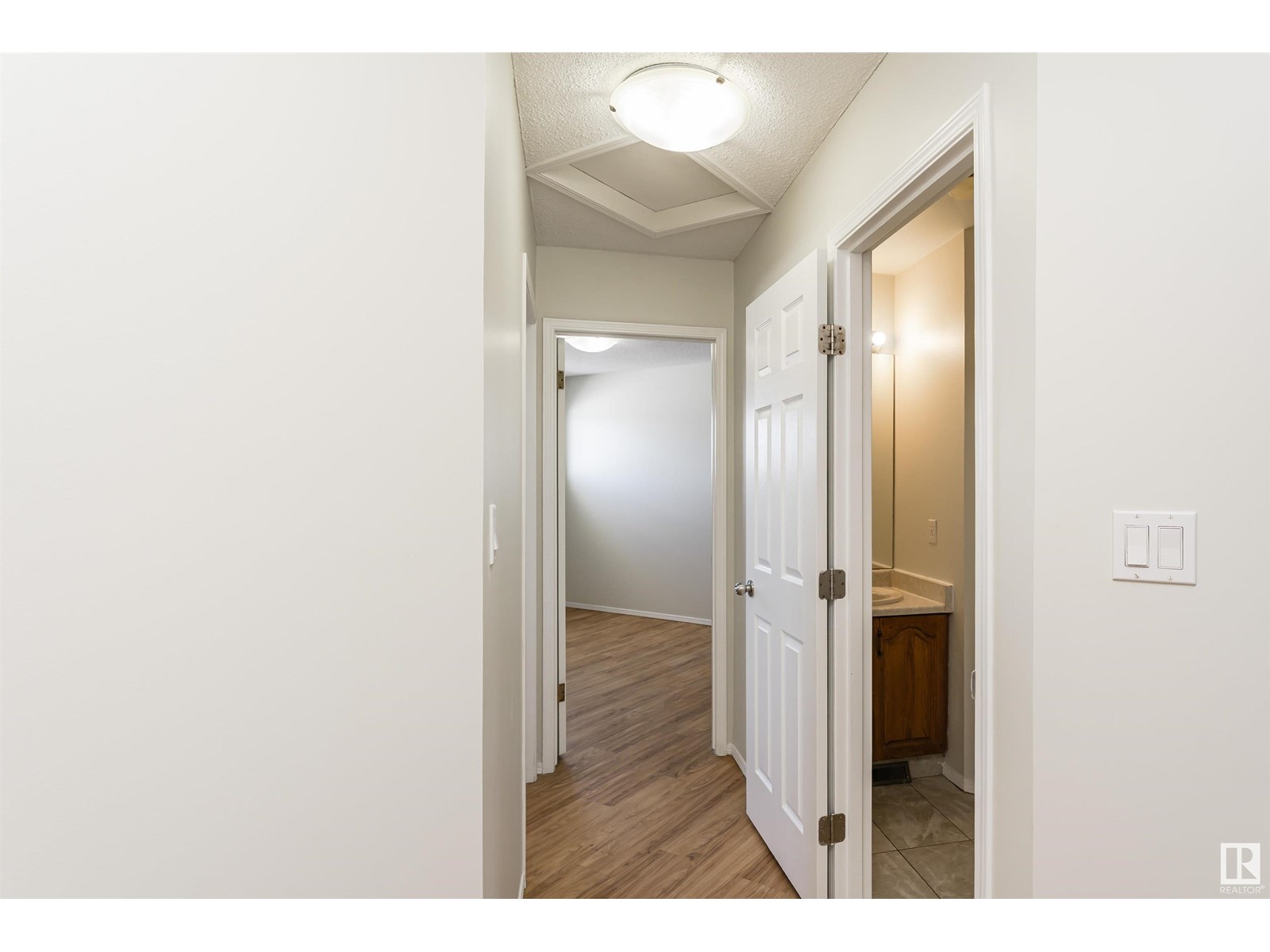 9117 180 A Av Nw, Edmonton, Alberta  T5Z 2K5 - Photo 26 - E4429672