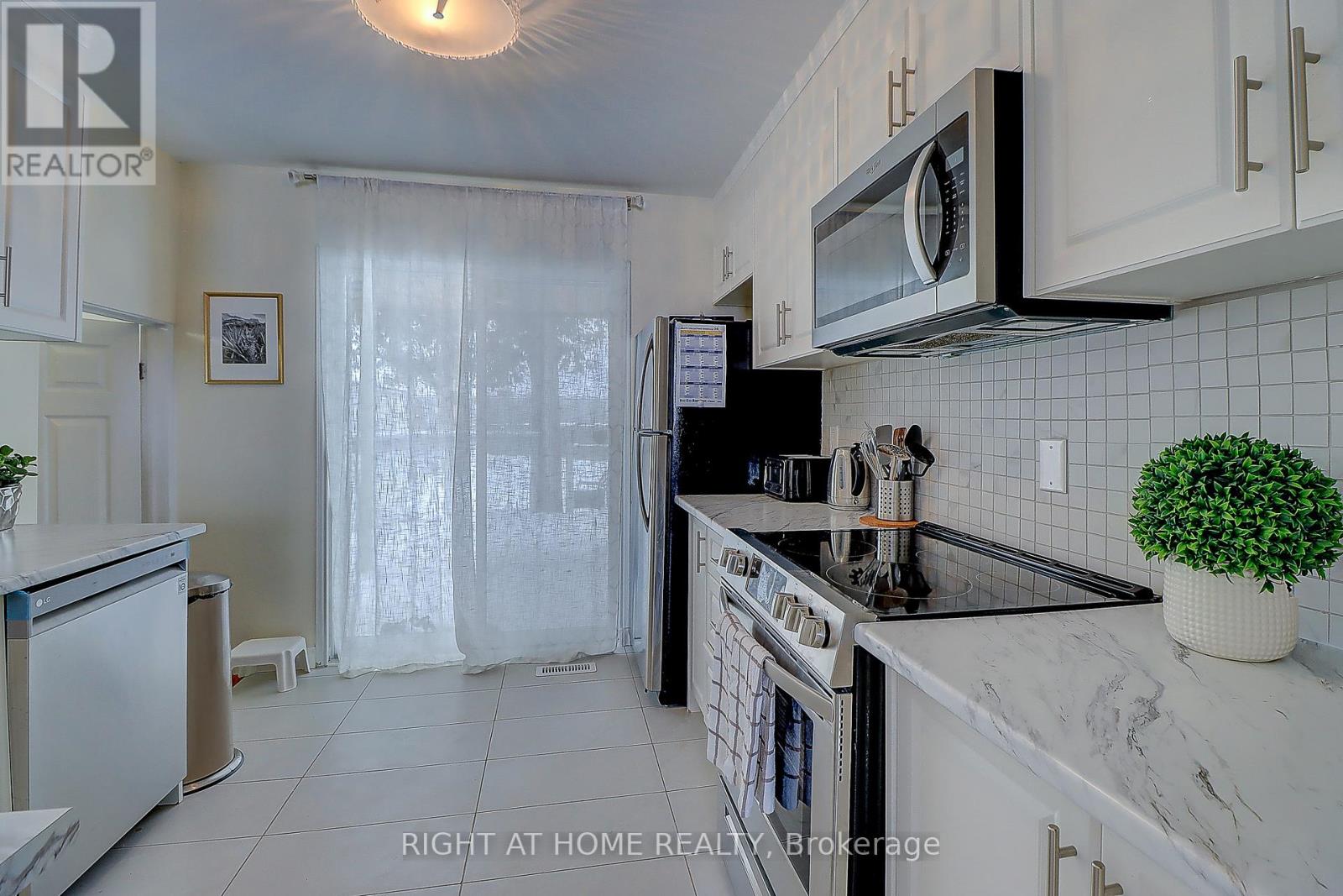 5 Bellefontaine Street, Toronto, Ontario  M1S 1J6 - Photo 16 - E12069634