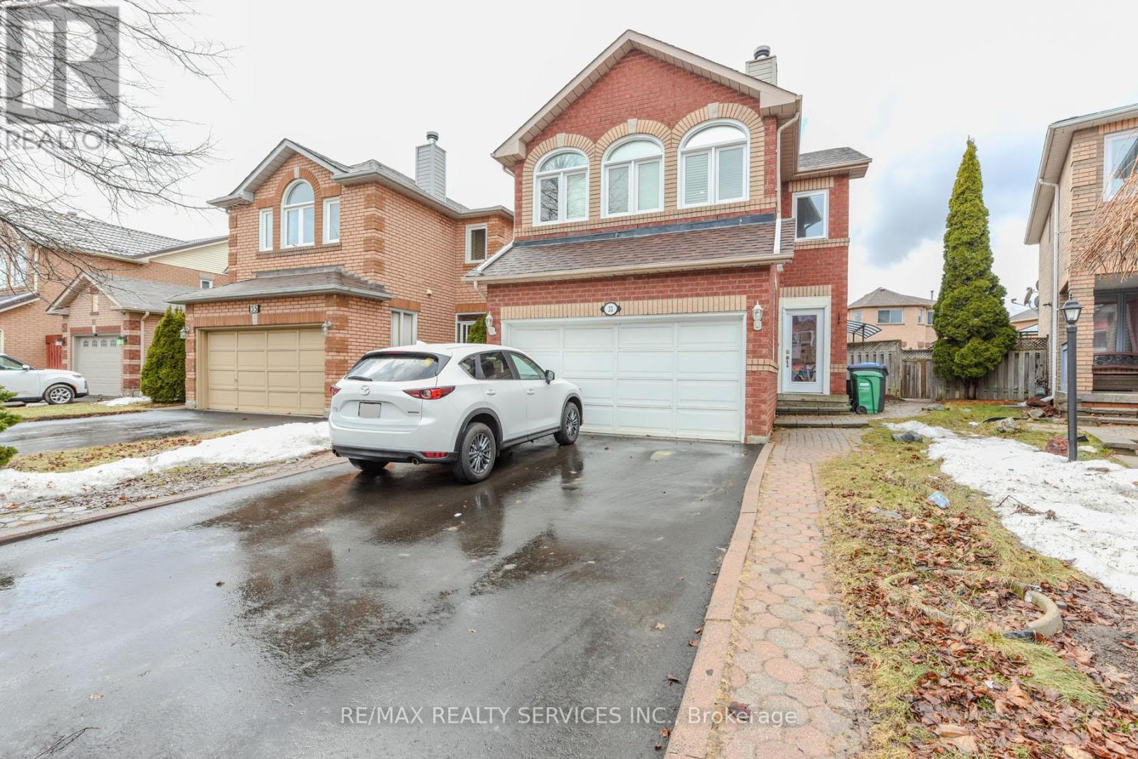Property at 33 VALONIA DRIVE image 2