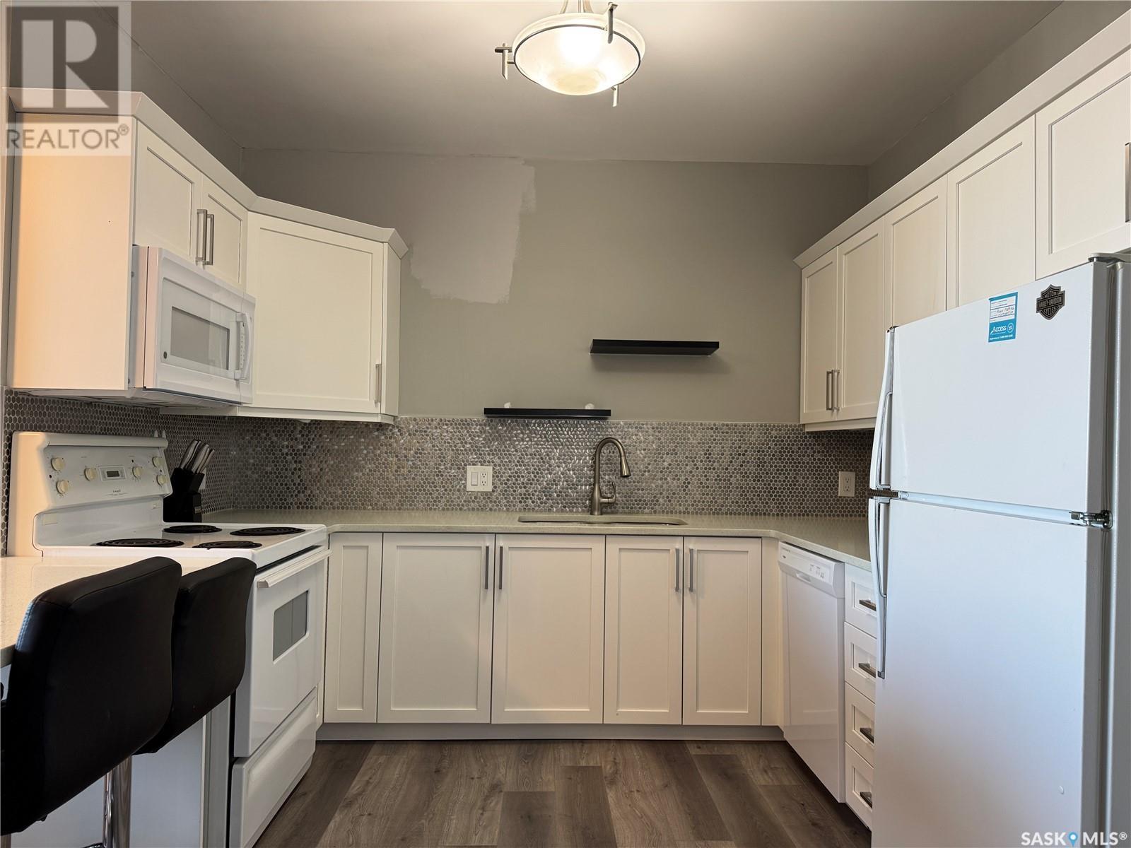 Property at 1203 1867 Hamilton STREET image 3