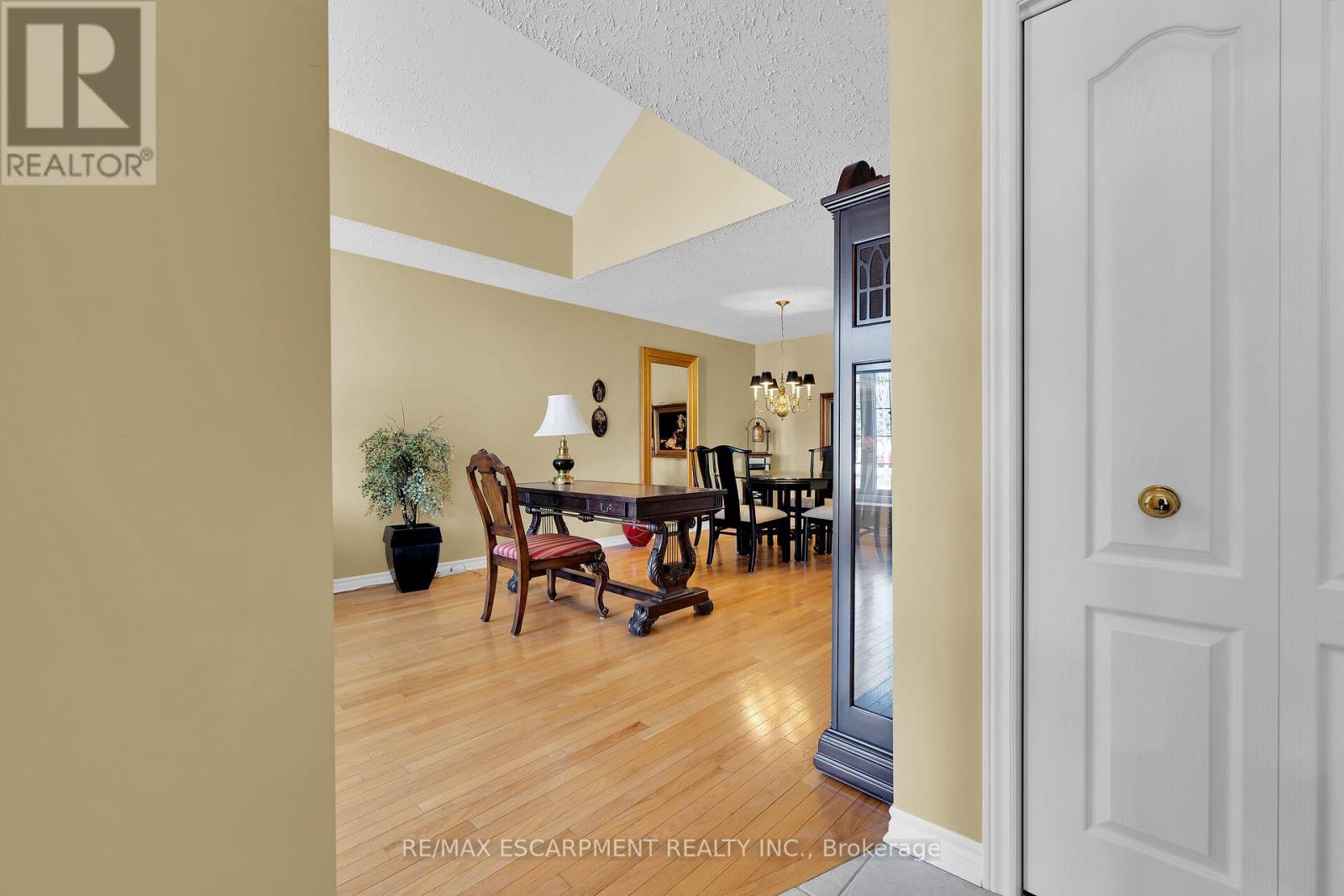 18 - 1439 Niagara Stone Road, Niagara-On-The-Lake, Ontario  L0S 1J0 - Photo 3 - X12069693