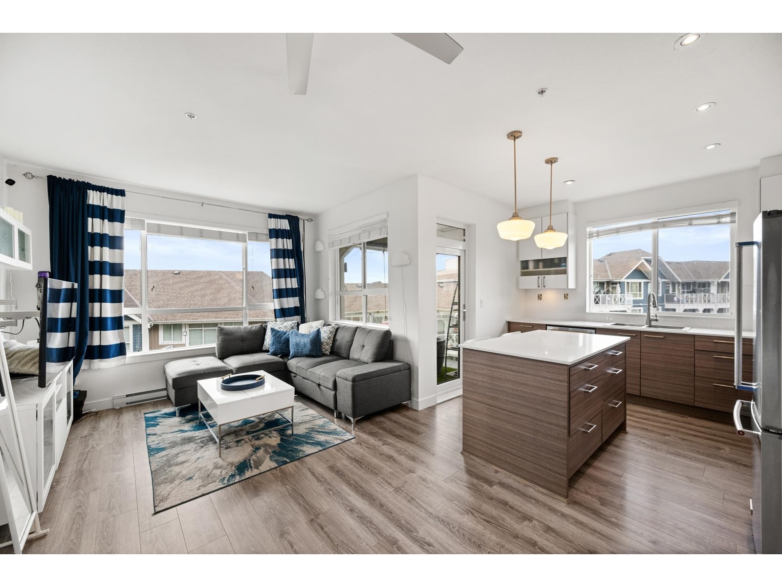Property at 303 16388 64 AVENUE image 2