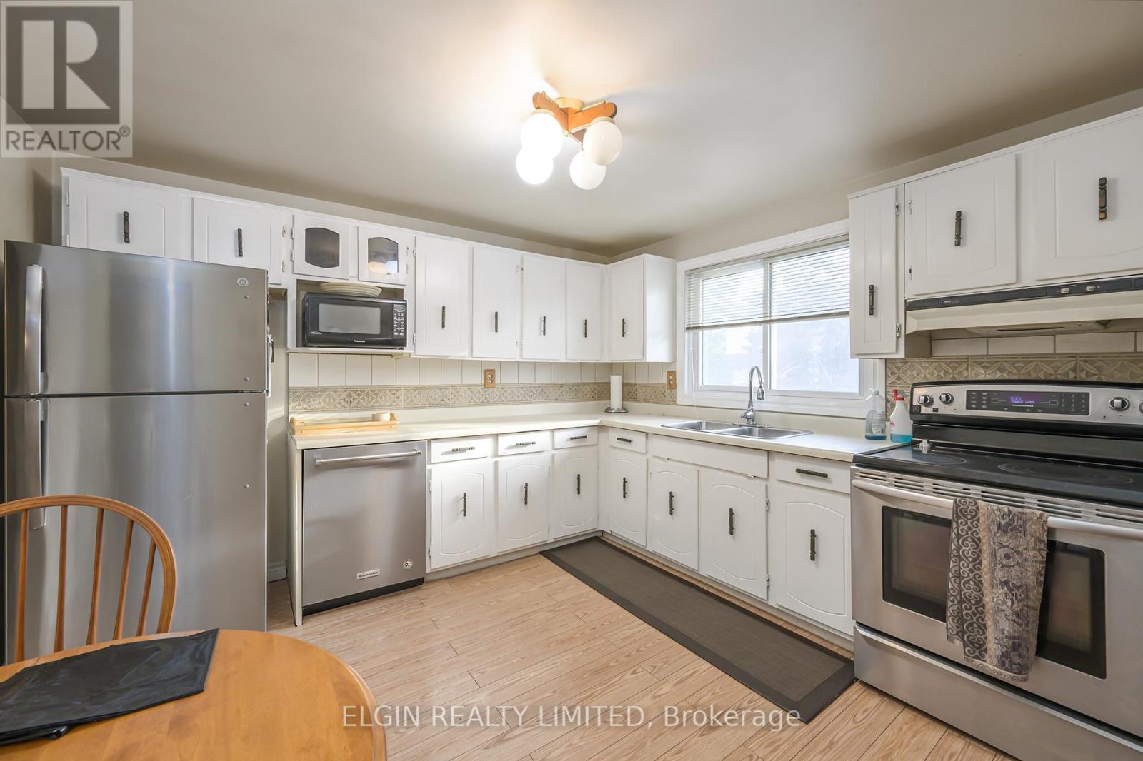 Photo 11 of 27 for 78 - 159 Sandringham Crescent