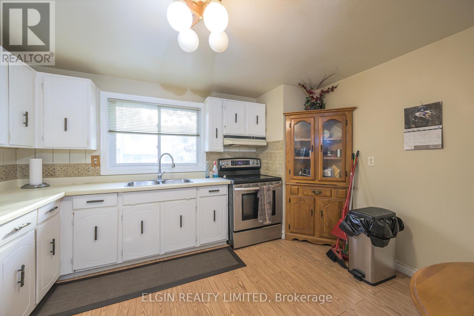 Photo 12 of 27 for 78 - 159 Sandringham Crescent