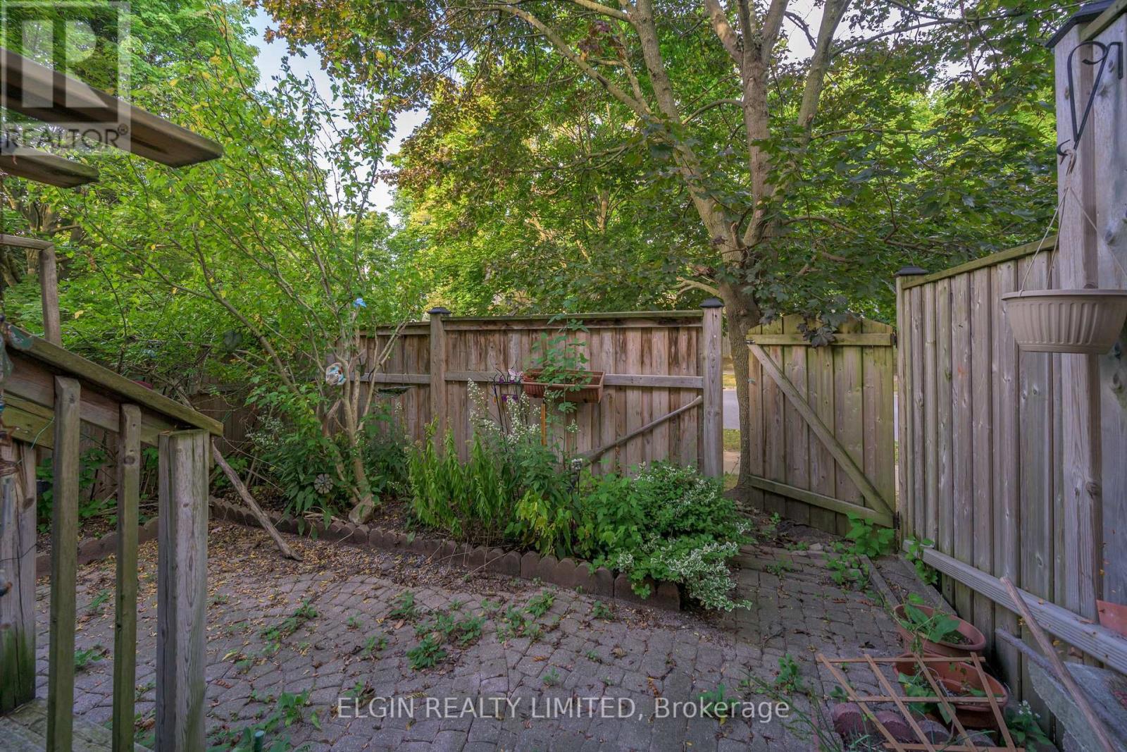 Photo 26 of 27 for 78 - 159 Sandringham Crescent