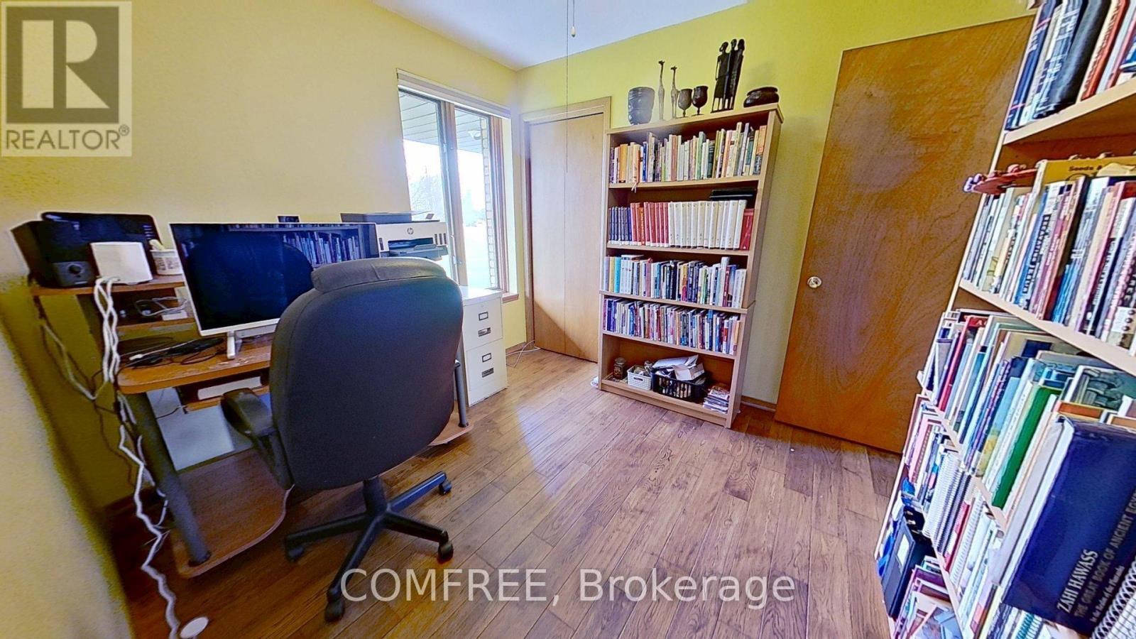 3938 Tile Yard Road, Enniskillen (Petrolia), Ontario  N0N 1R0 - Photo 11 - X12069752