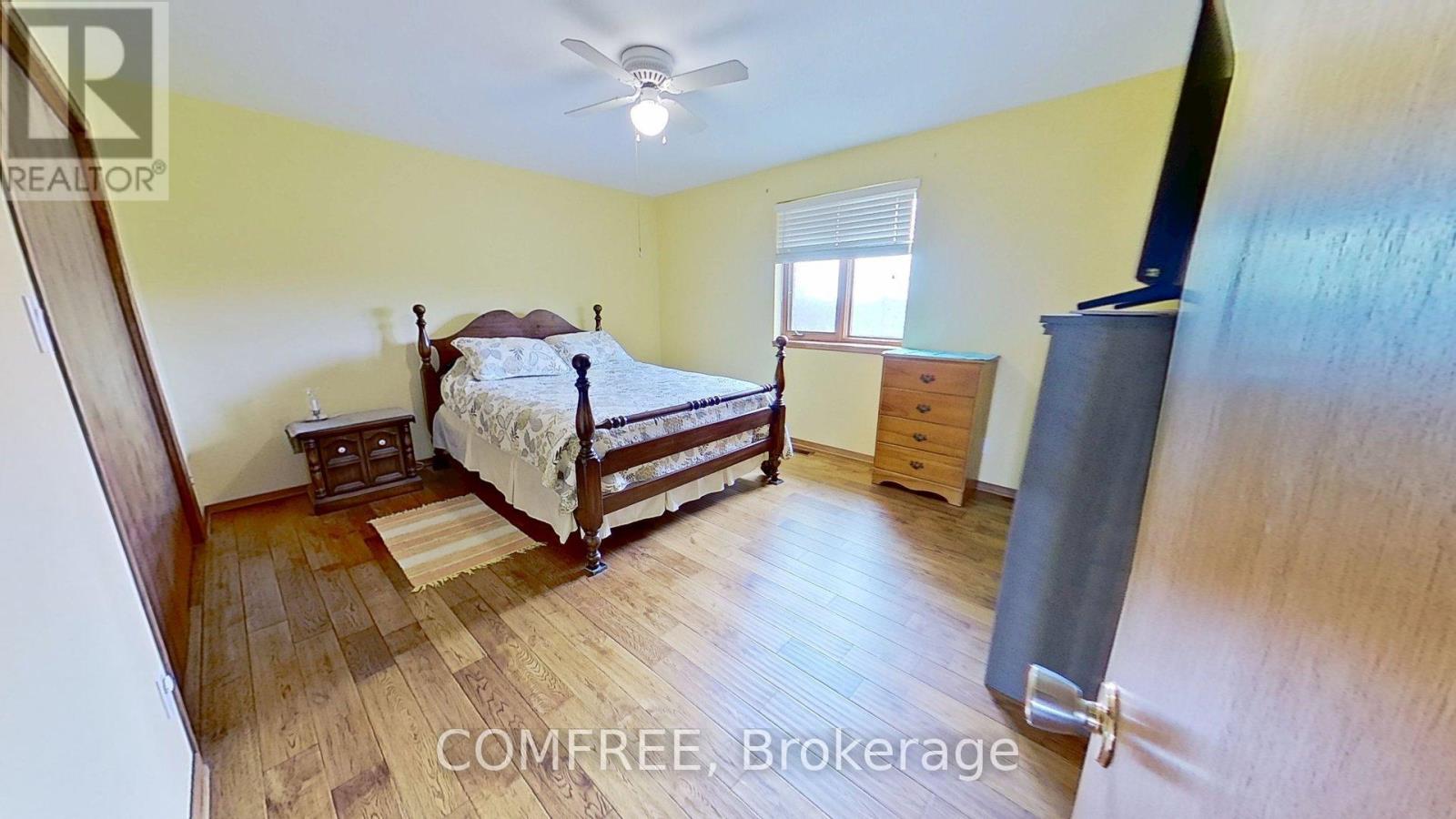 3938 Tile Yard Road, Enniskillen (Petrolia), Ontario  N0N 1R0 - Photo 12 - X12069752