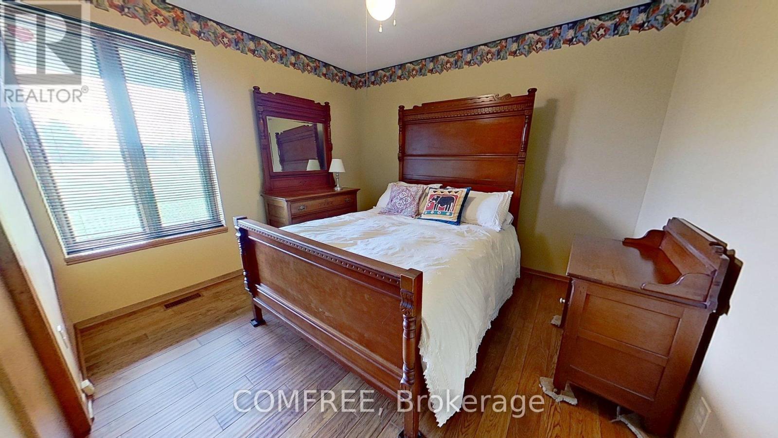 3938 Tile Yard Road, Enniskillen (Petrolia), Ontario  N0N 1R0 - Photo 14 - X12069752