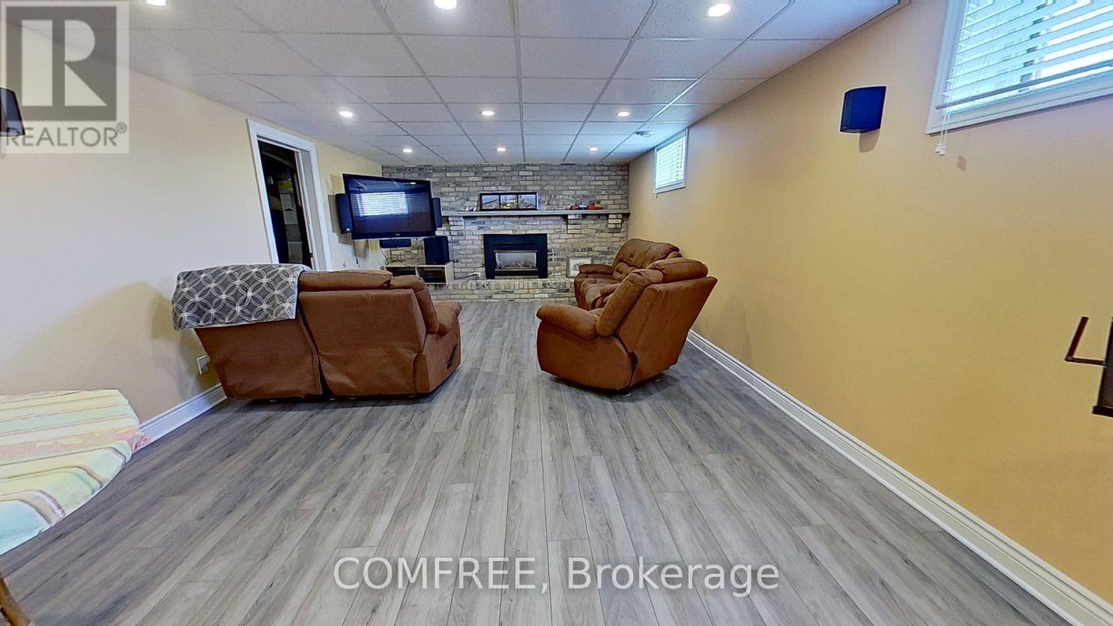 3938 Tile Yard Road, Enniskillen (Petrolia), Ontario  N0N 1R0 - Photo 16 - X12069752