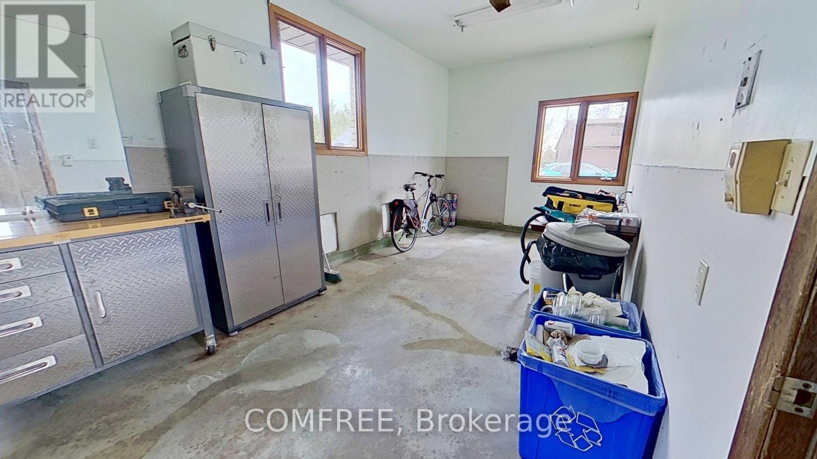 3938 Tile Yard Road, Enniskillen (Petrolia), Ontario  N0N 1R0 - Photo 25 - X12069752