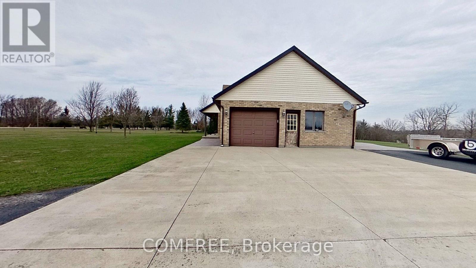 3938 Tile Yard Road, Enniskillen (Petrolia), Ontario  N0N 1R0 - Photo 31 - X12069752