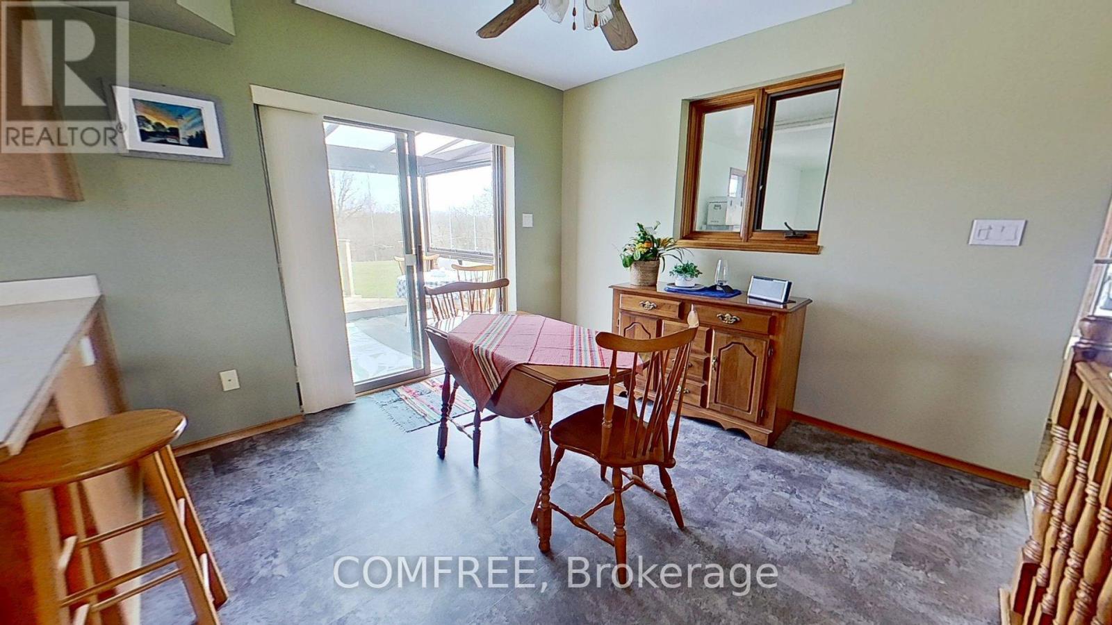 3938 Tile Yard Road, Enniskillen (Petrolia), Ontario  N0N 1R0 - Photo 7 - X12069752