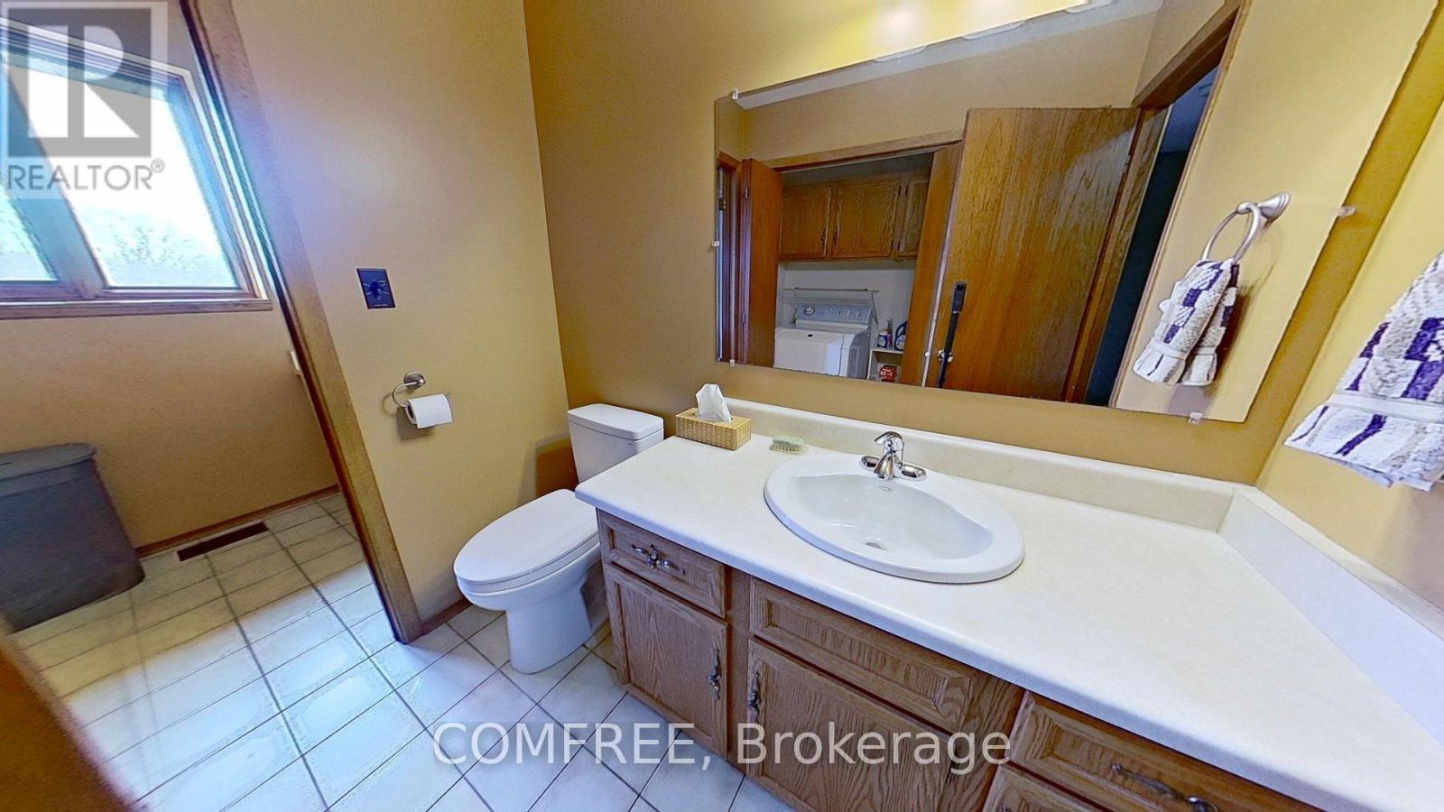 3938 Tile Yard Road, Enniskillen (Petrolia), Ontario  N0N 1R0 - Photo 9 - X12069752