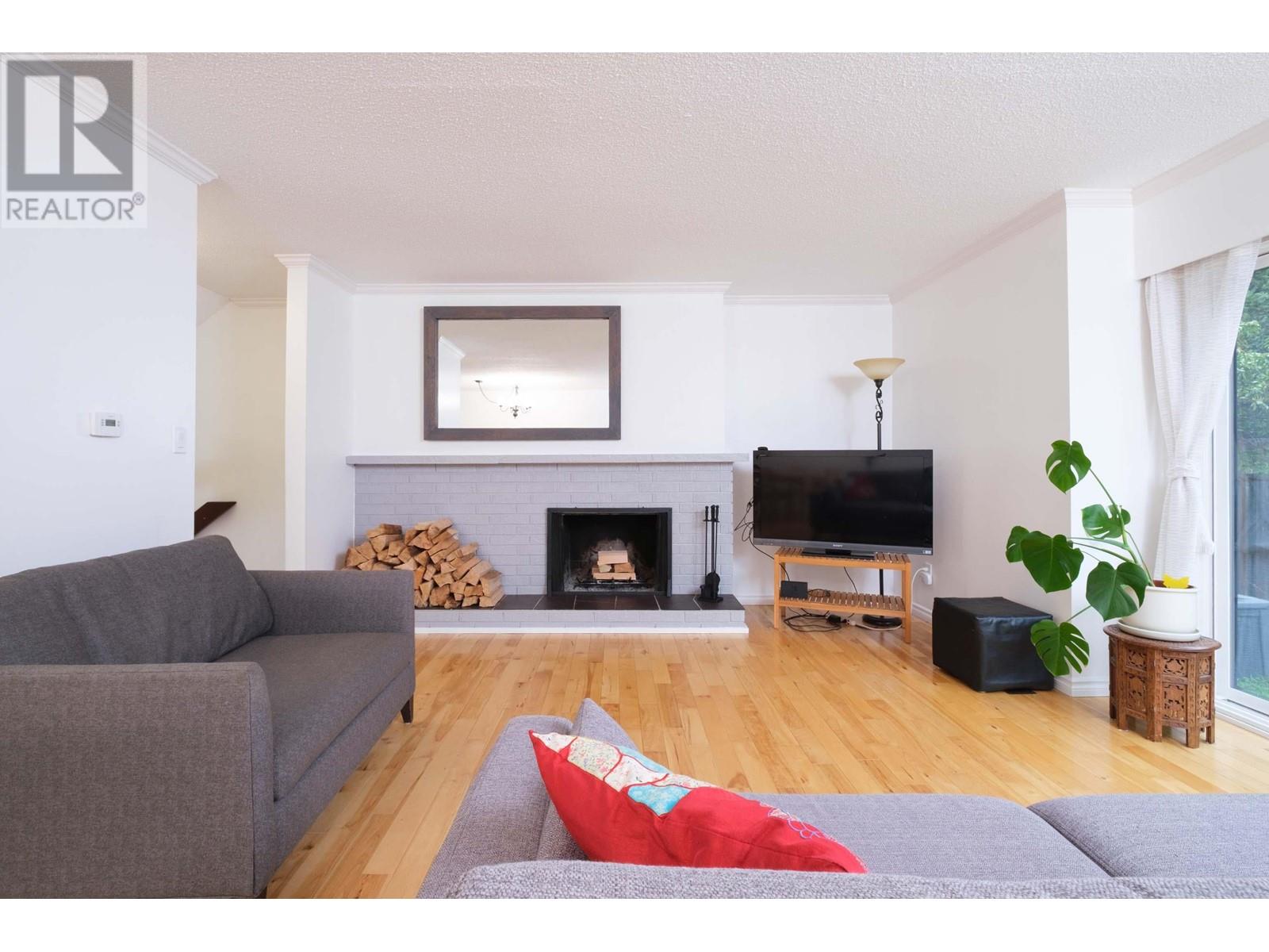 829 Old Lillooet Road, North Vancouver, British Columbia  V7J 2H6 - Photo 3 - R2987676