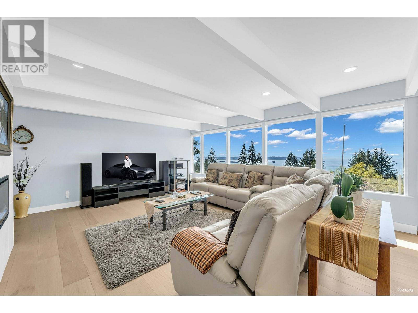 2755 Skilift Place, West Vancouver, British Columbia  V7S 2T6 - Photo 6 - R2987723