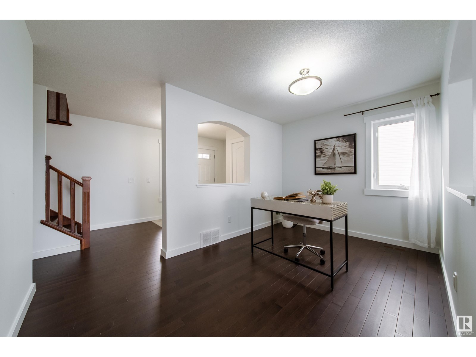 Property at 5168 2 AV SW image 3