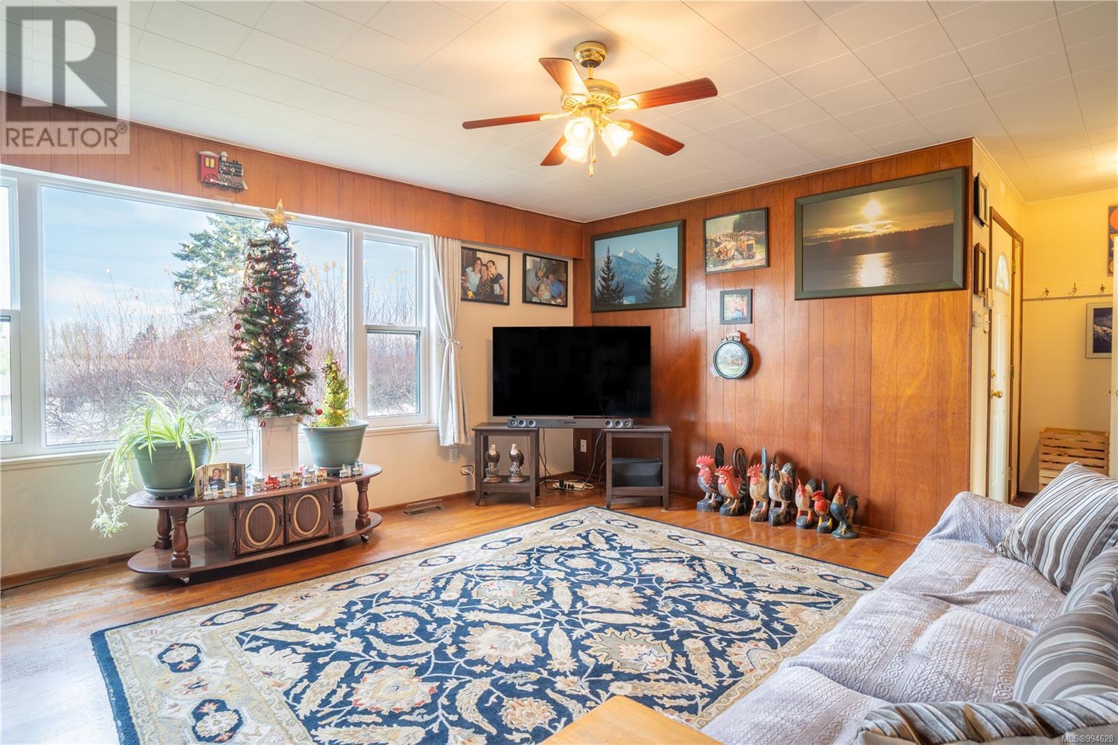 Property at 447 Wharton St image 2
