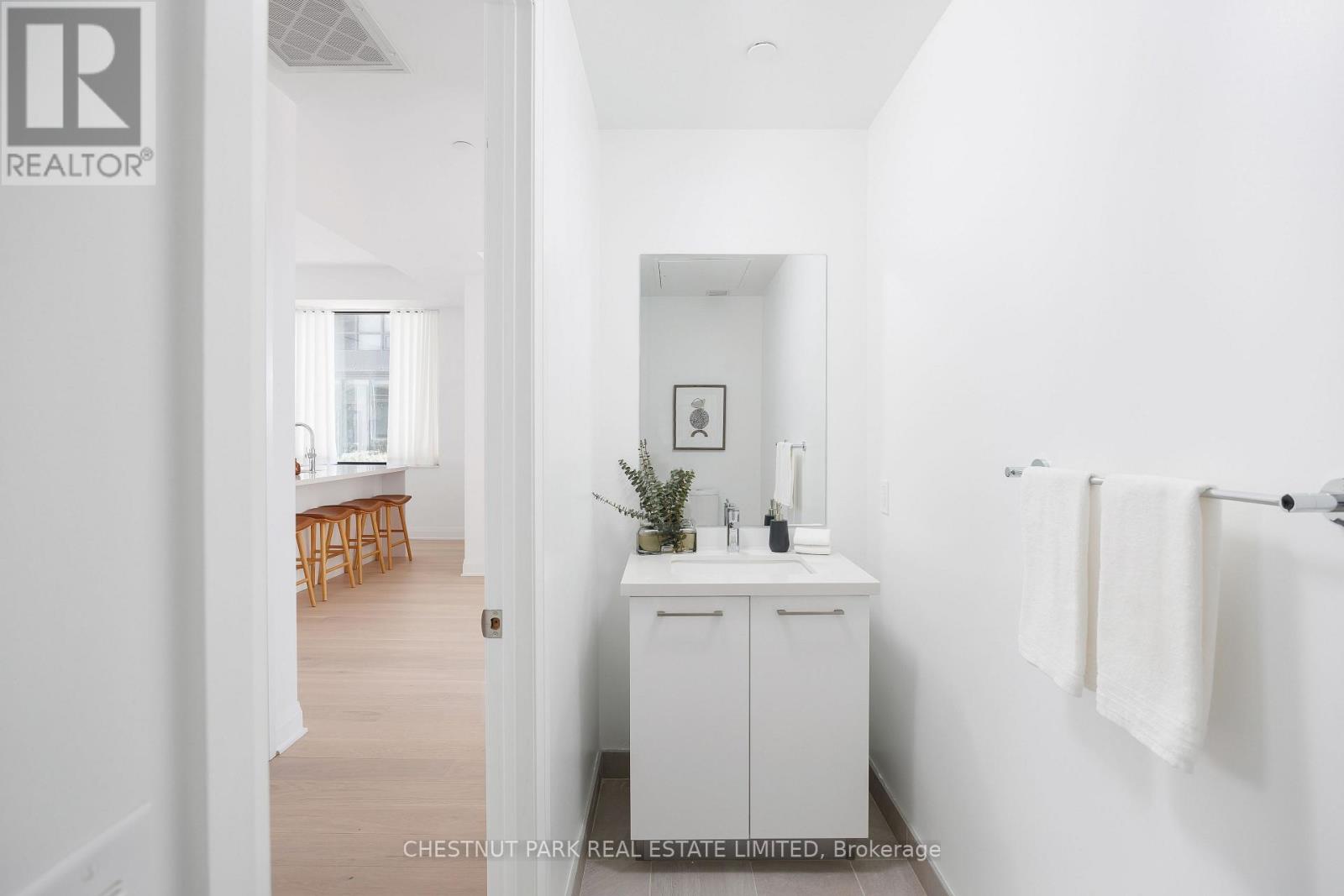 Th 8 - 33 Frederick Todd Way, Toronto, Ontario  M4G 0C9 - Photo 13 - C12069776