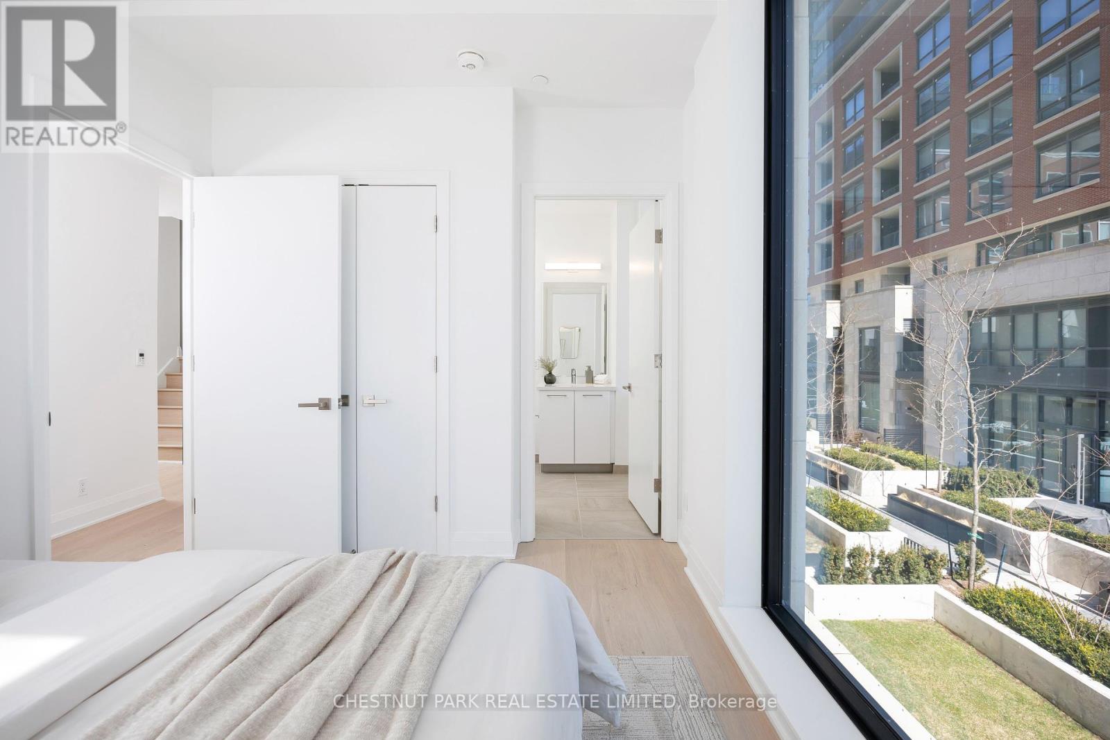 Th 8 - 33 Frederick Todd Way, Toronto, Ontario  M4G 0C9 - Photo 21 - C12069776