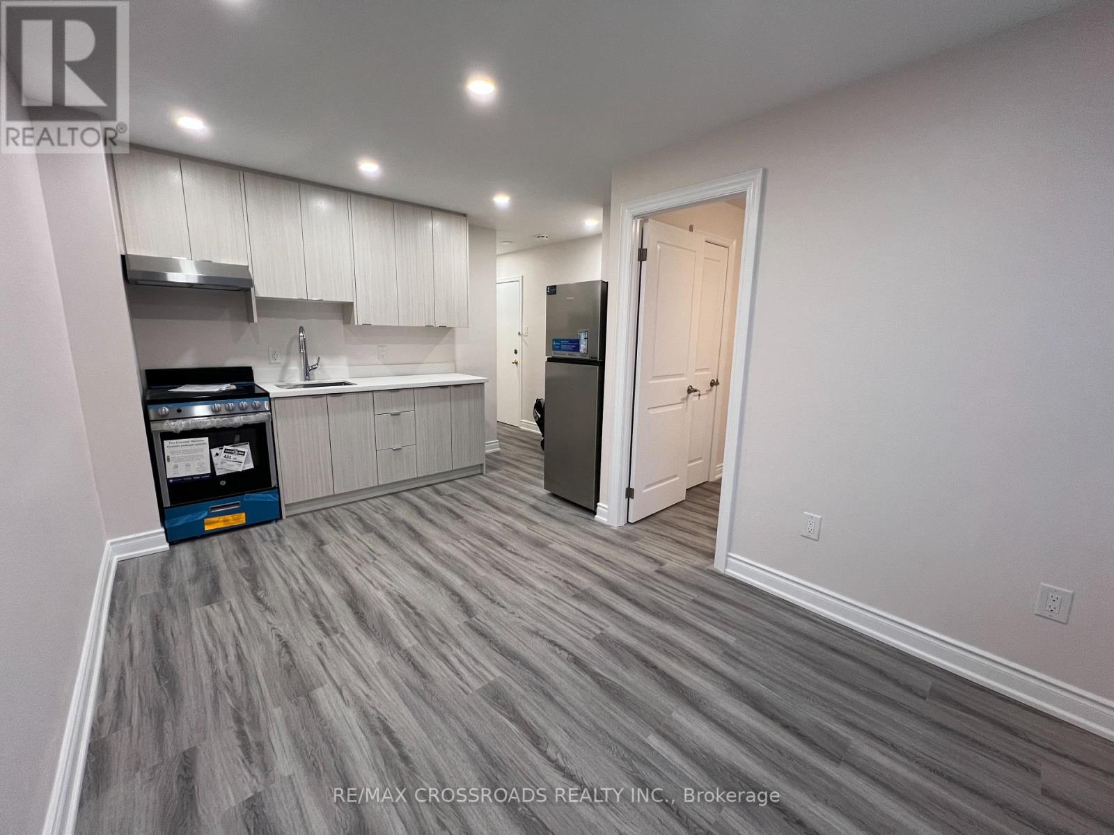 Apt 1 - 1324b Gerrard Street E, Toronto, Ontario  M4L 1Z1 - Photo 1 - E12069759