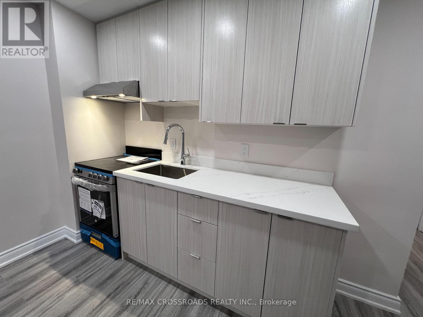 Apt 1 - 1324b Gerrard Street E, Toronto, Ontario  M4L 1Z1 - Photo 4 - E12069759