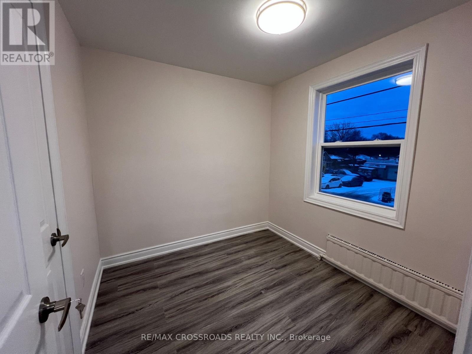 Apt 1 - 1324b Gerrard Street E, Toronto, Ontario  M4L 1Z1 - Photo 9 - E12069759