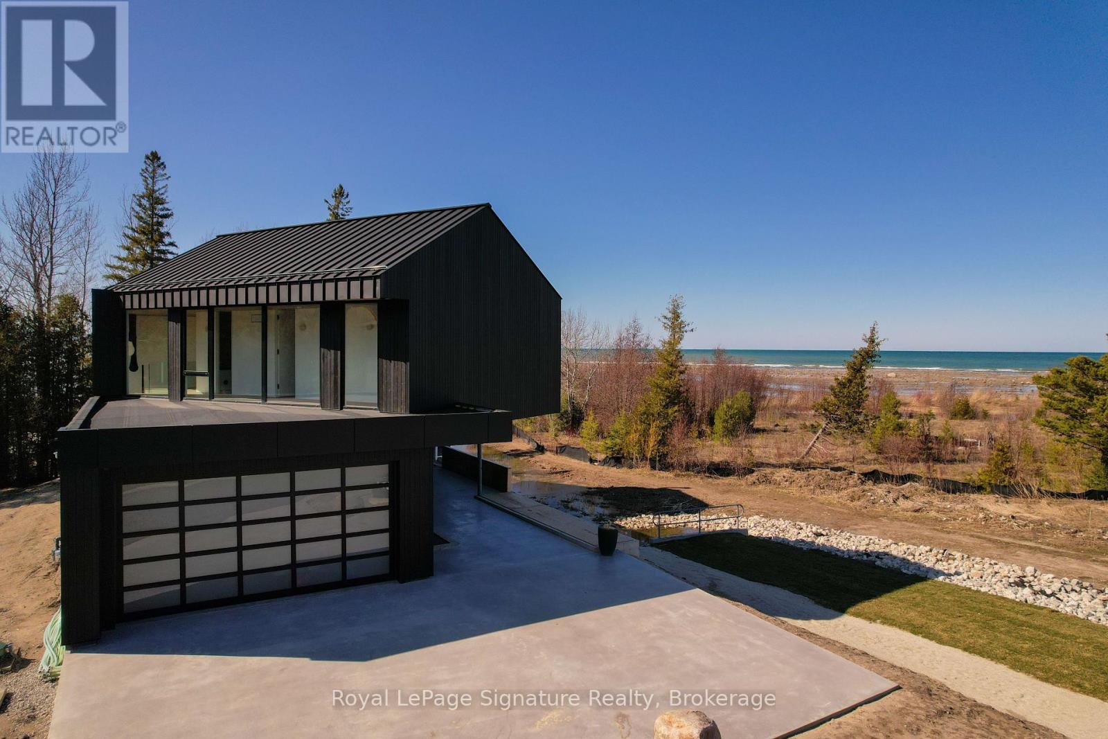 120 Sebastian Street, Blue Mountains, Ontario  N0H 1J0 - Photo 3 - X11995747