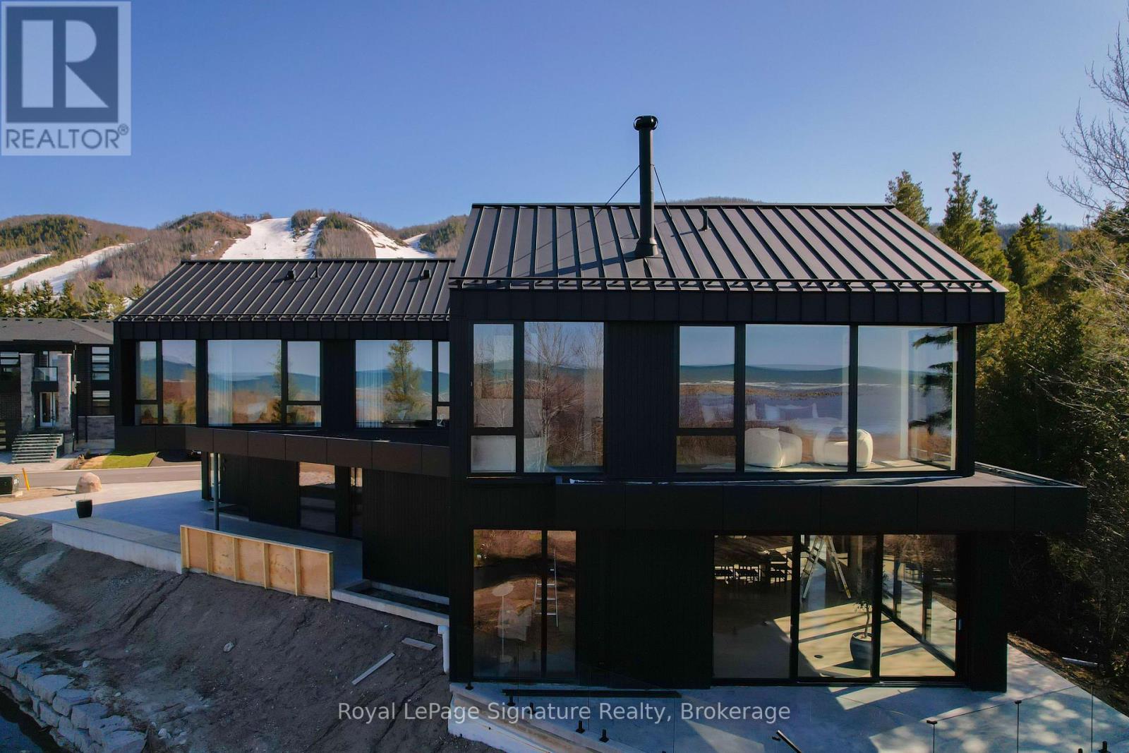 120 Sebastian Street, Blue Mountains, Ontario  N0H 1J0 - Photo 4 - X11995747