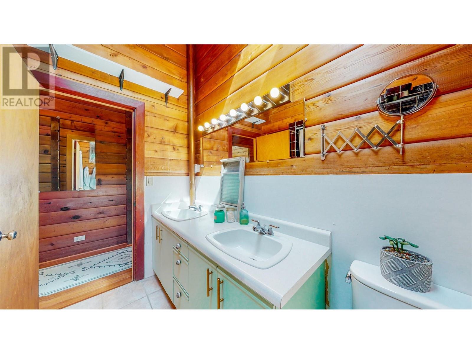 4613 41st Street, Osoyoos, British Columbia  V0H 1V6 - Photo 16 - 10342437