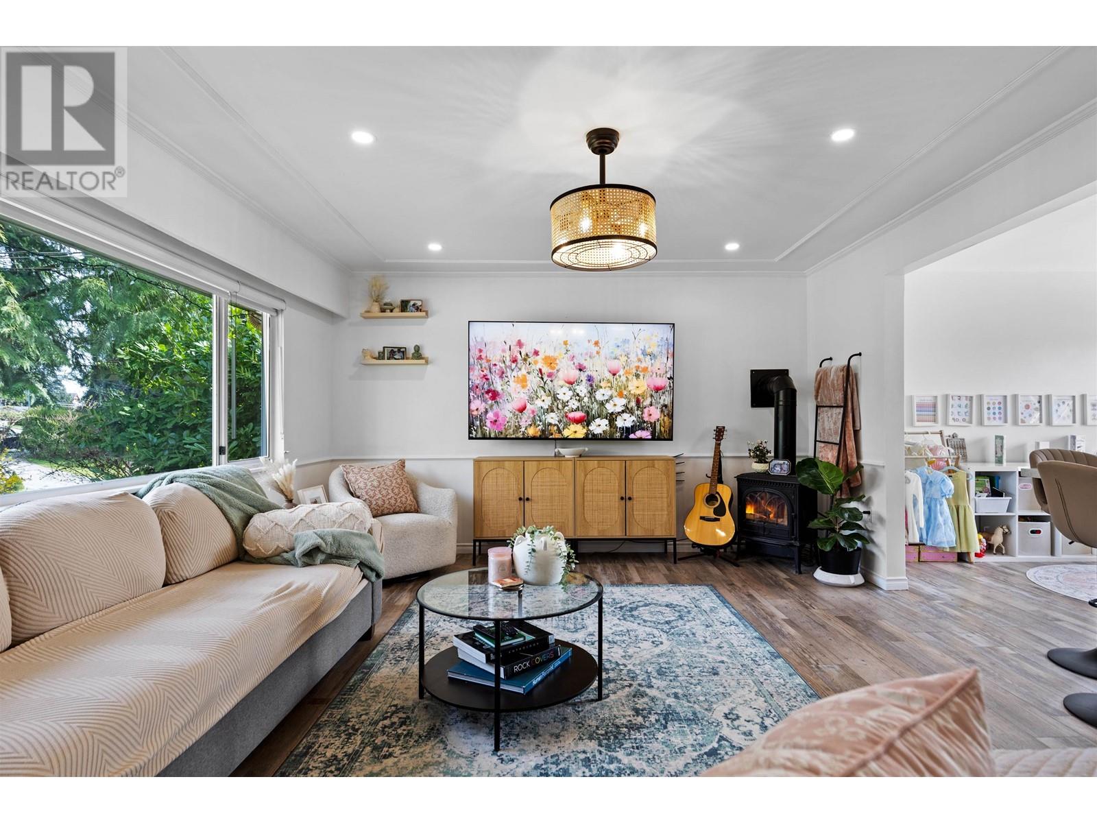 1916 BRUNETTE AVENUE, coquitlam, British Columbia