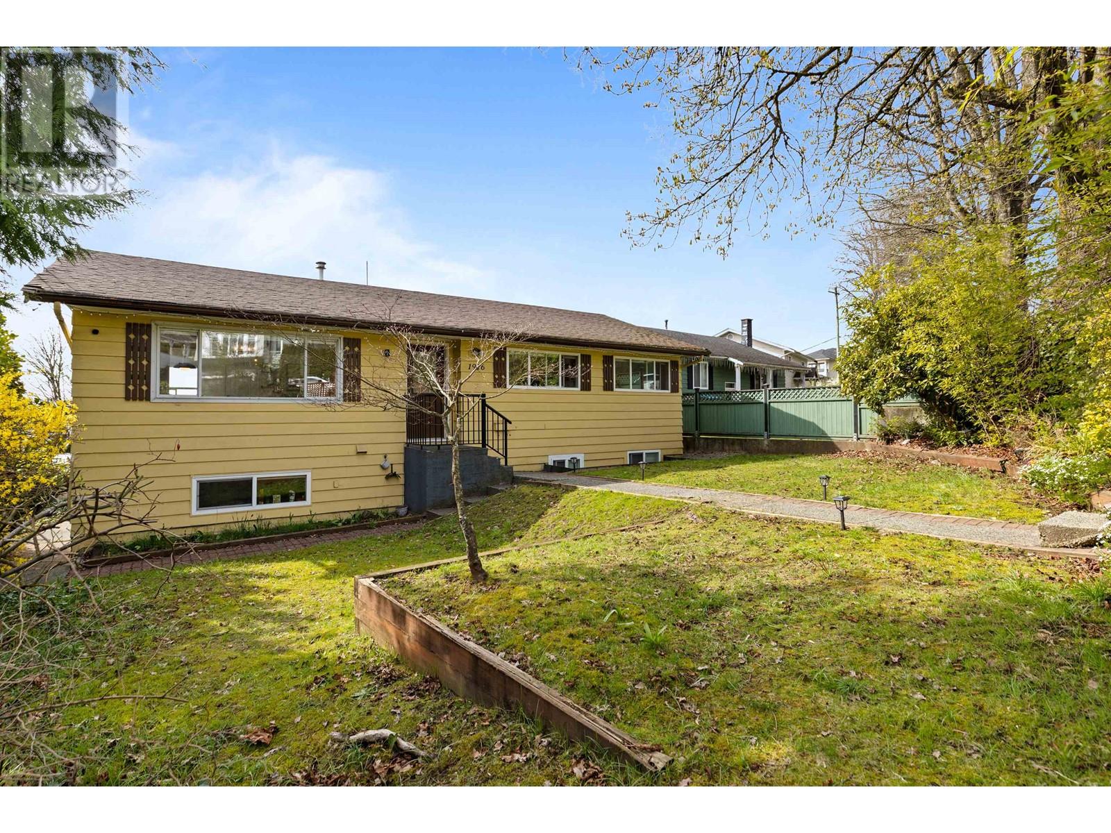 1916 Brunette Avenue, Coquitlam, British Columbia  V3K 1H7 - Photo 30 - R2986530