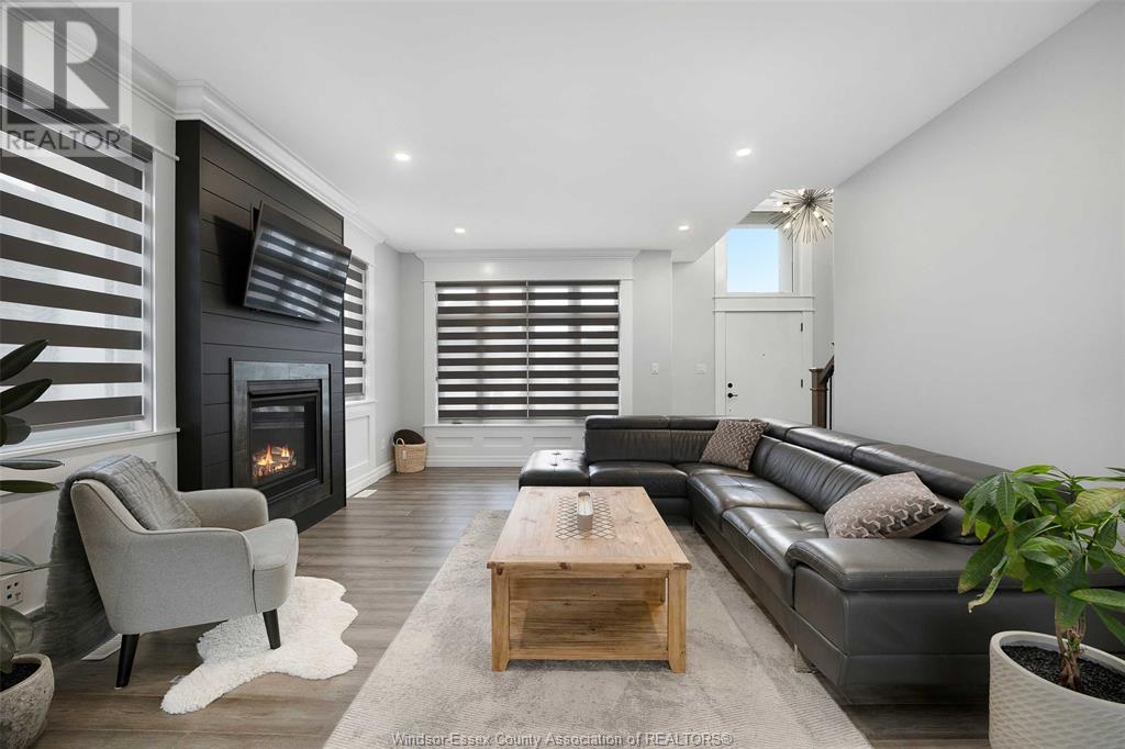 Property at 1039 KASSAS image 3