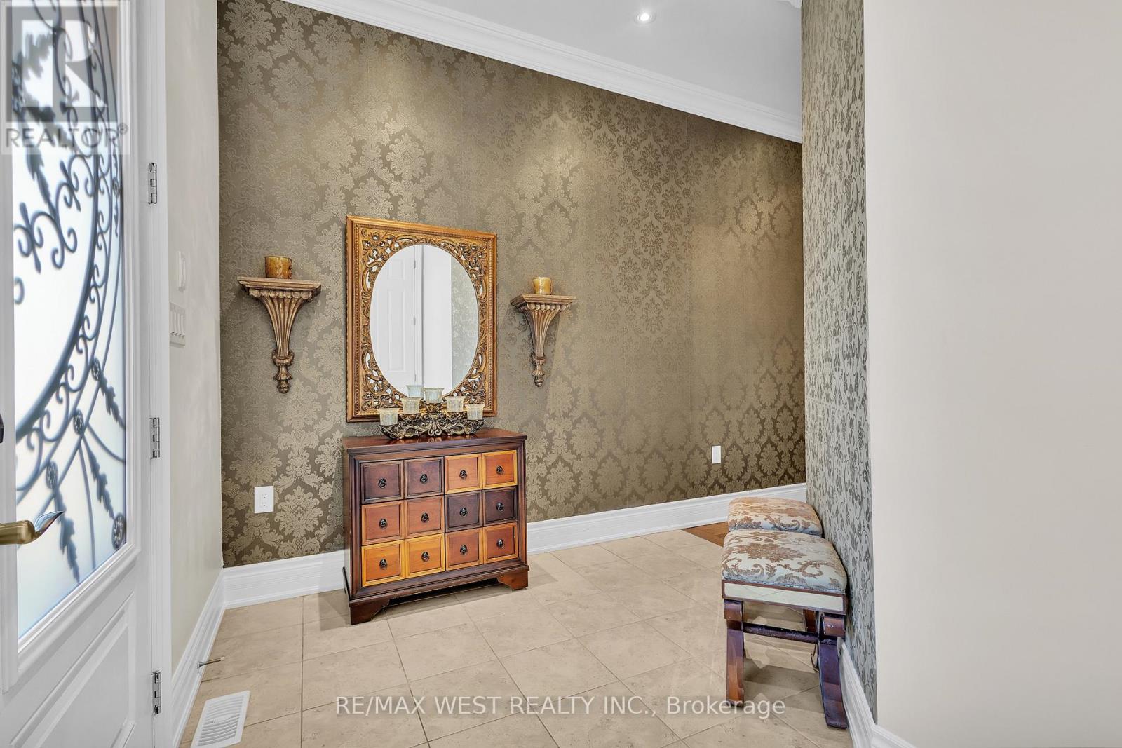 37 Venkata Drive, Vaughan, Ontario  L4H 3X9 - Photo 6 - N12069806