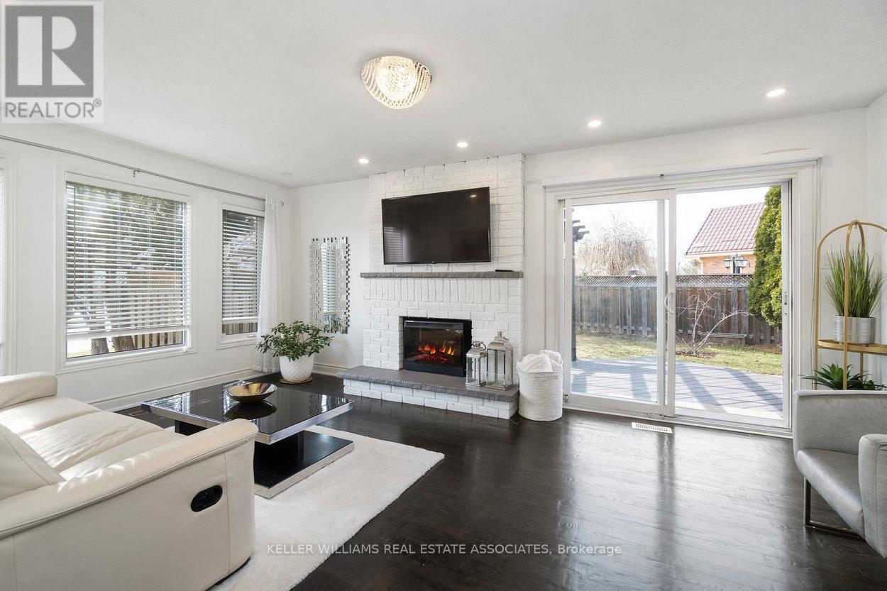 635 Huntington Ridge Drive, Mississauga, Ontario  L5R 1Z7 - Photo 11 - W12063400
