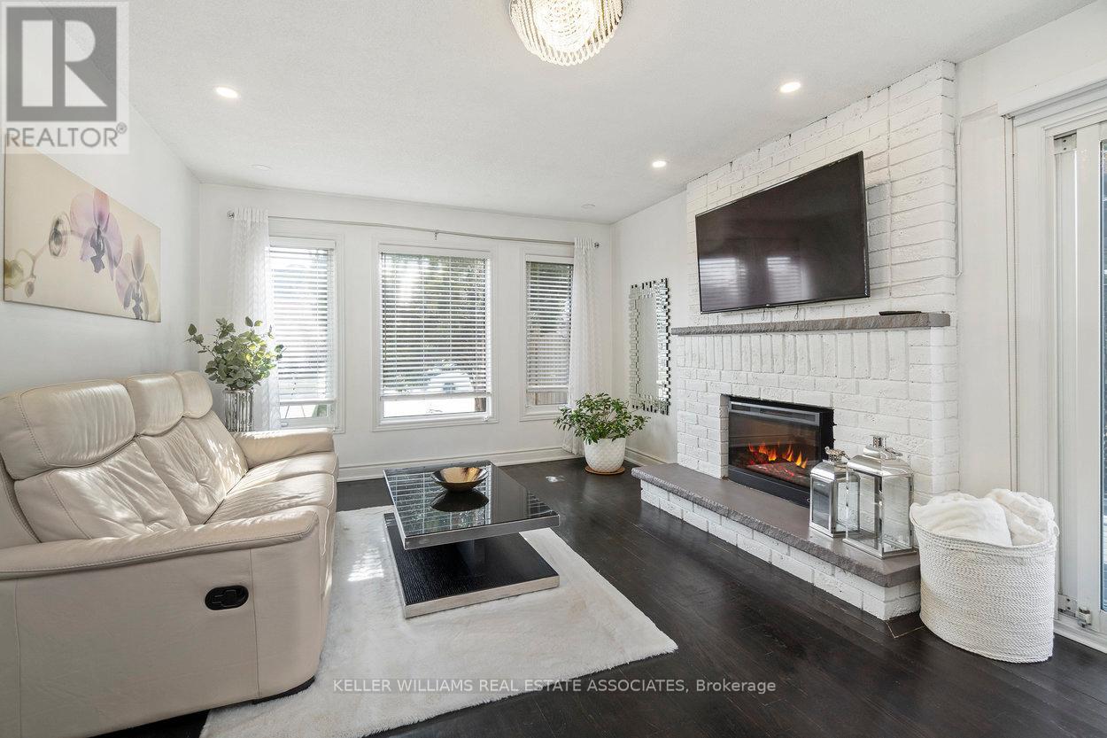 635 Huntington Ridge Drive, Mississauga, Ontario  L5R 1Z7 - Photo 12 - W12063400