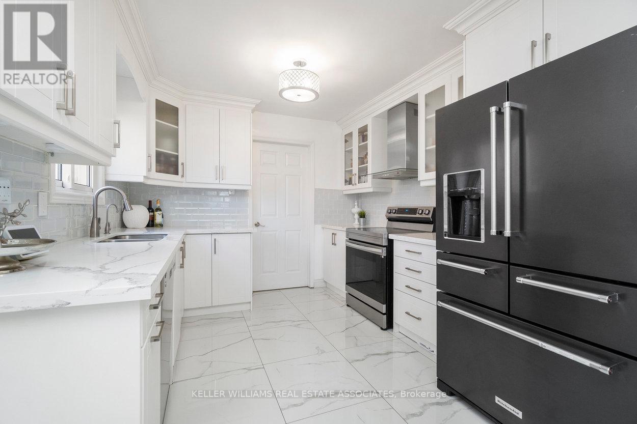 635 Huntington Ridge Drive, Mississauga, Ontario  L5R 1Z7 - Photo 15 - W12063400