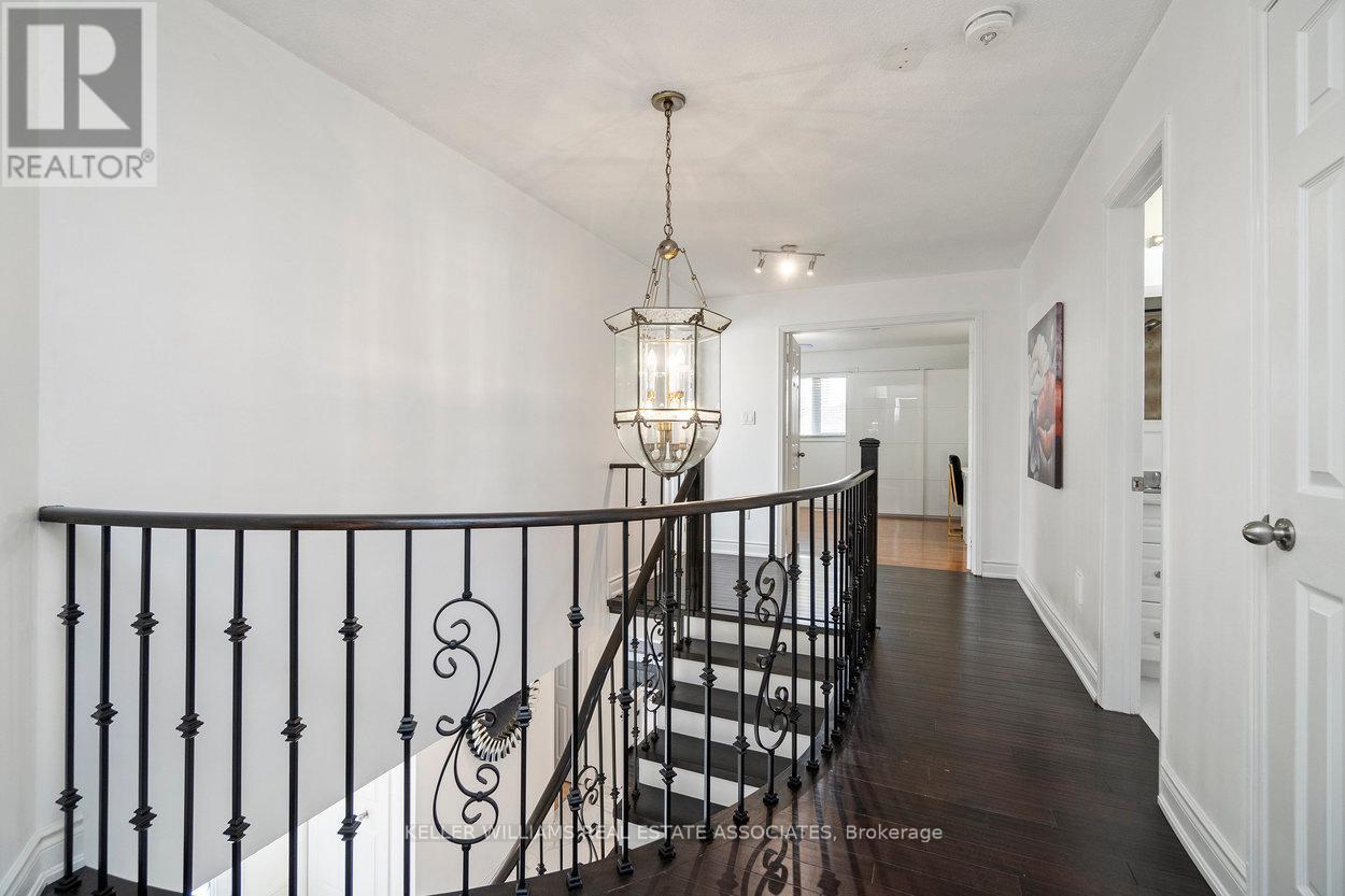 635 Huntington Ridge Drive, Mississauga, Ontario  L5R 1Z7 - Photo 22 - W12063400